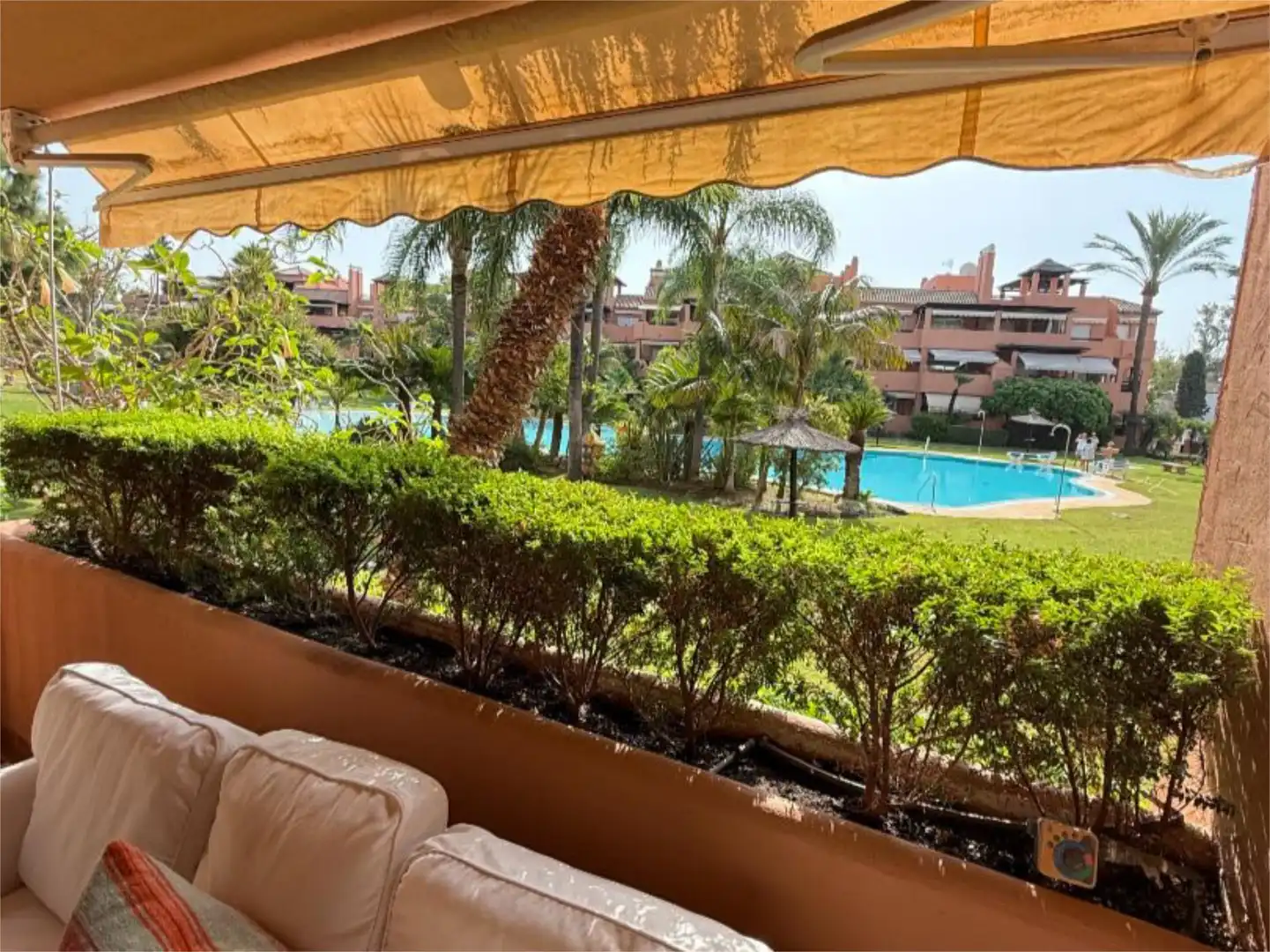Jardín de Piso de alquiler en Estepona con Aire acondicionado, Calefacción y Terraza