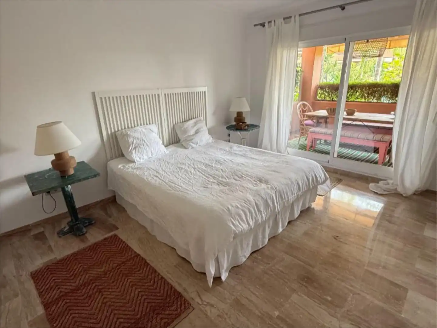 Habitación de Piso de alquiler en Estepona con Aire acondicionado, Calefacción y Terraza