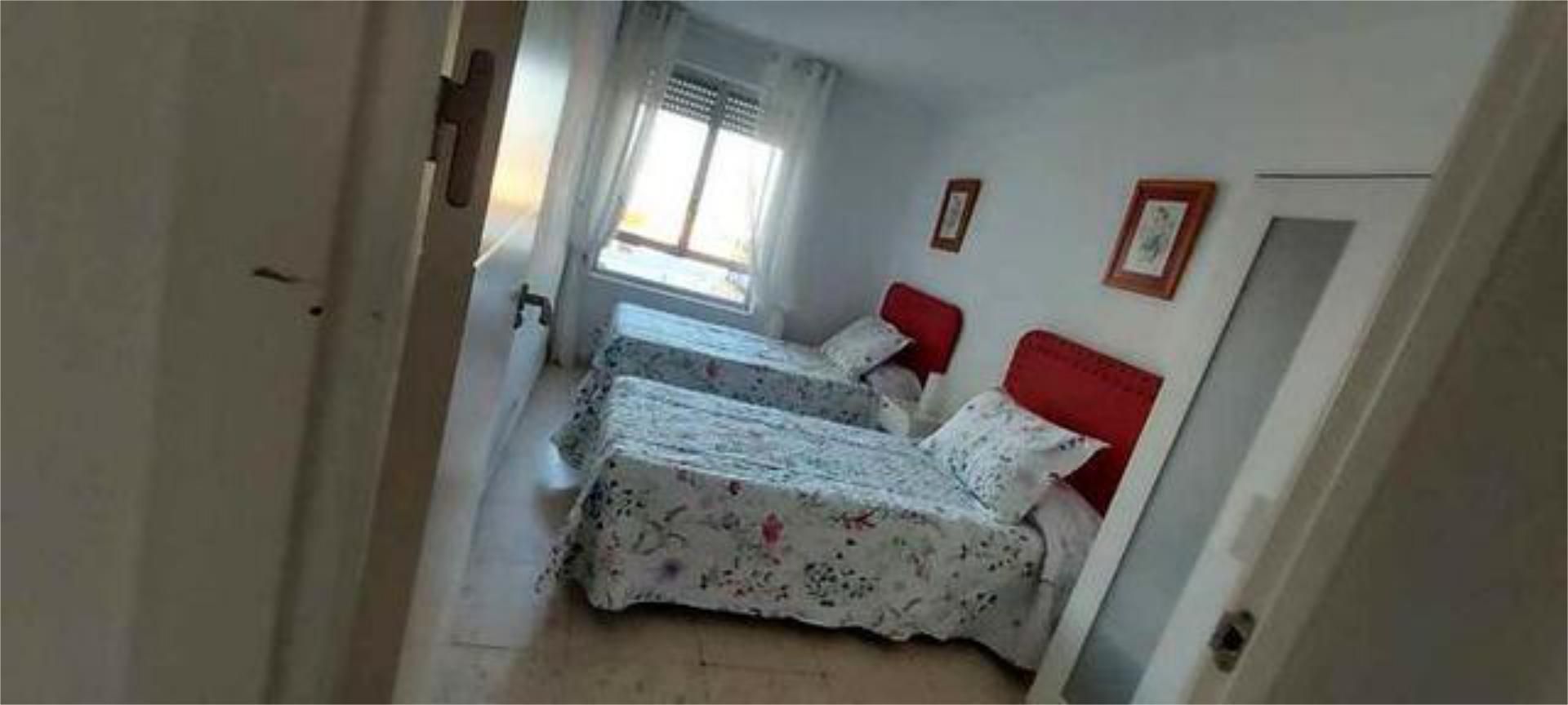 Bedroom of Flat to rent in  Cádiz Capital  with Terrace, Furnished and Pets allowed