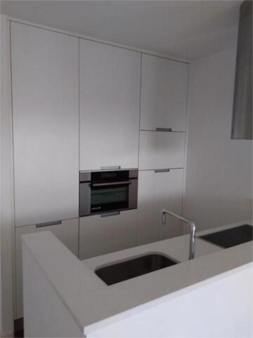 Cuina de Apartament de lloguer en Ourense Capital  amb Calefacció i Moblat
