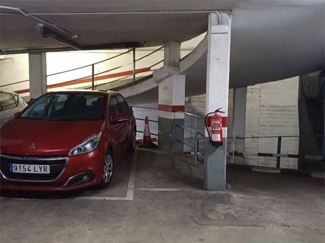 Garaje en Alquiler en Carrer de Gayarre, 28 en Sants