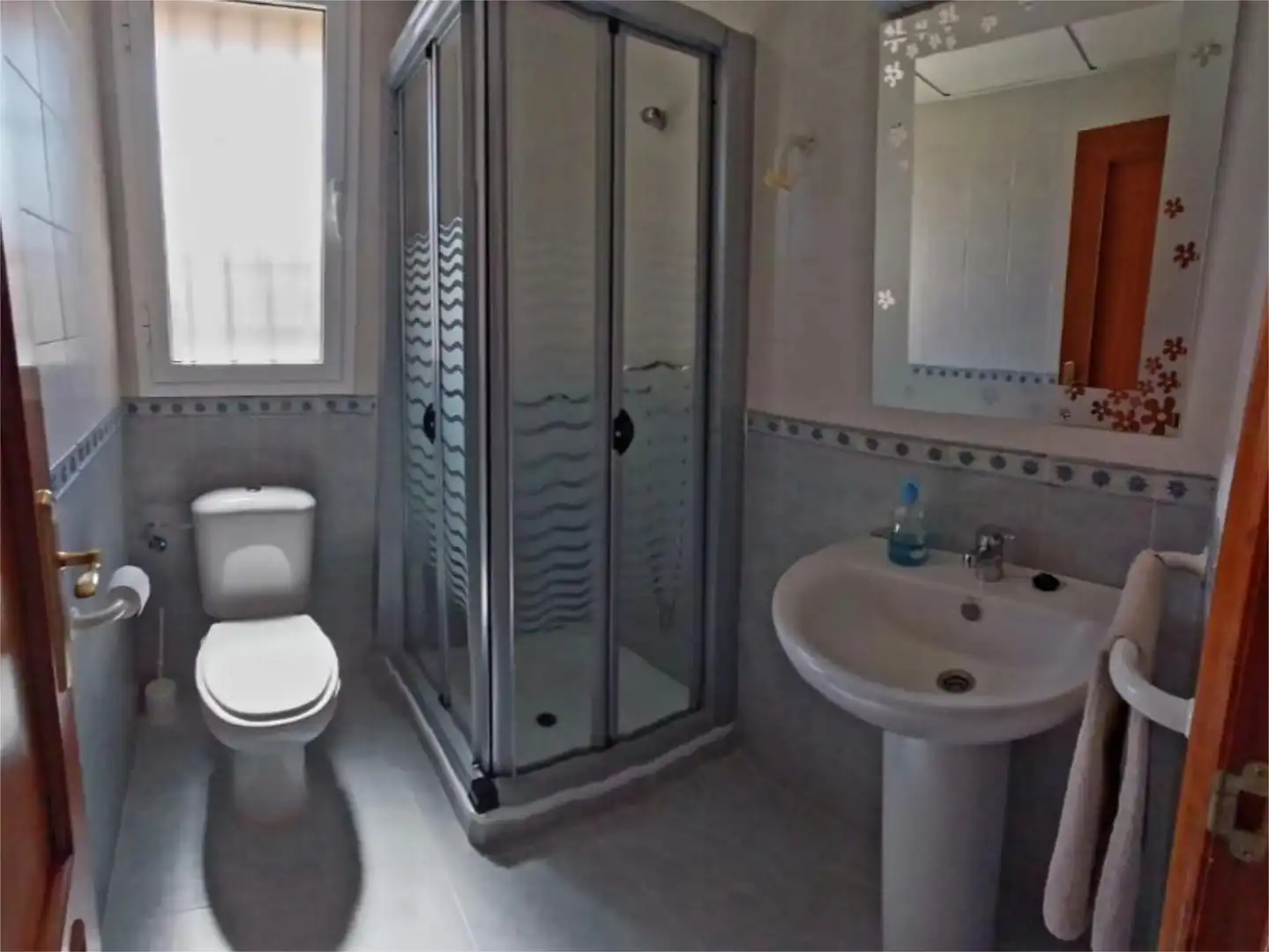 Casa o chalet en venta en Calle Nazaríes, 13, Espartinas Pueblo Baño de Casa o chalet en venta en Espartinas con Aire acondicionado y Terraza