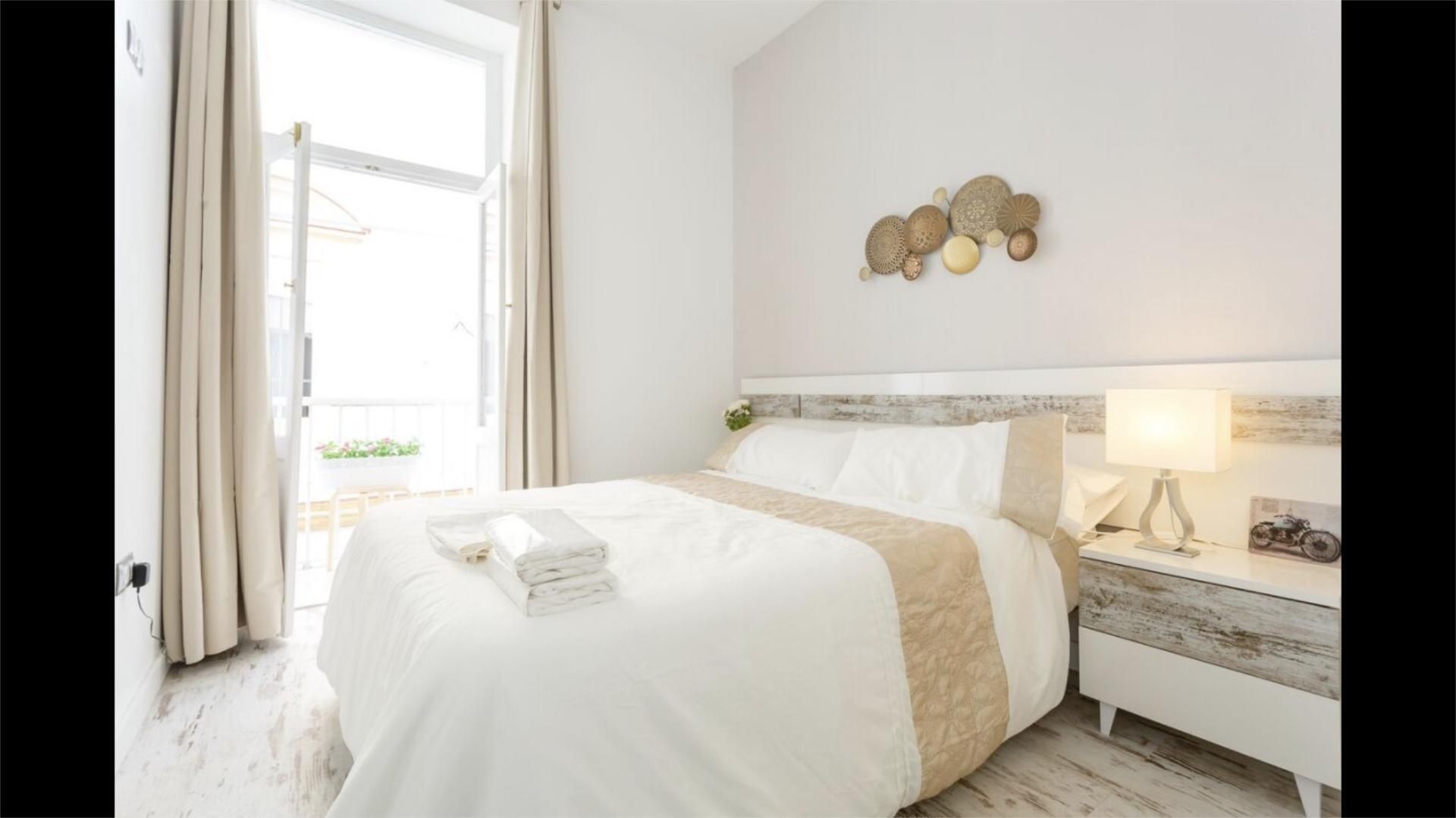 Habitación de Piso de alquiler en  Cádiz Capital con Aire acondicionado, Calefacción y Parquet