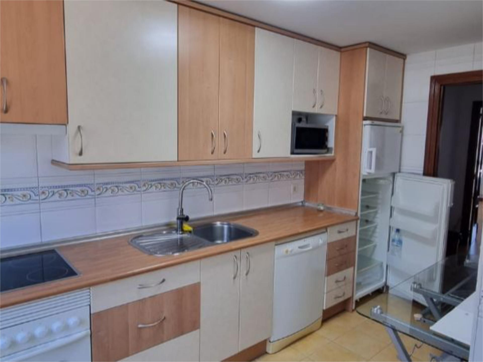 Cocina de Piso de alquiler en Ávila Capital con Calefacción, Parquet y Amueblado