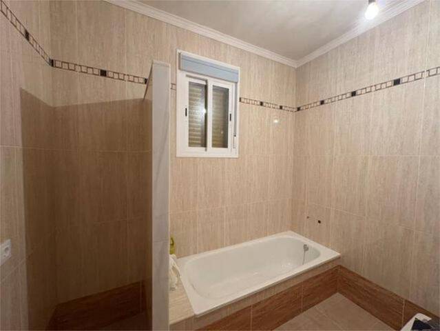 Casa adosada en Venta en Fernán-Núñez