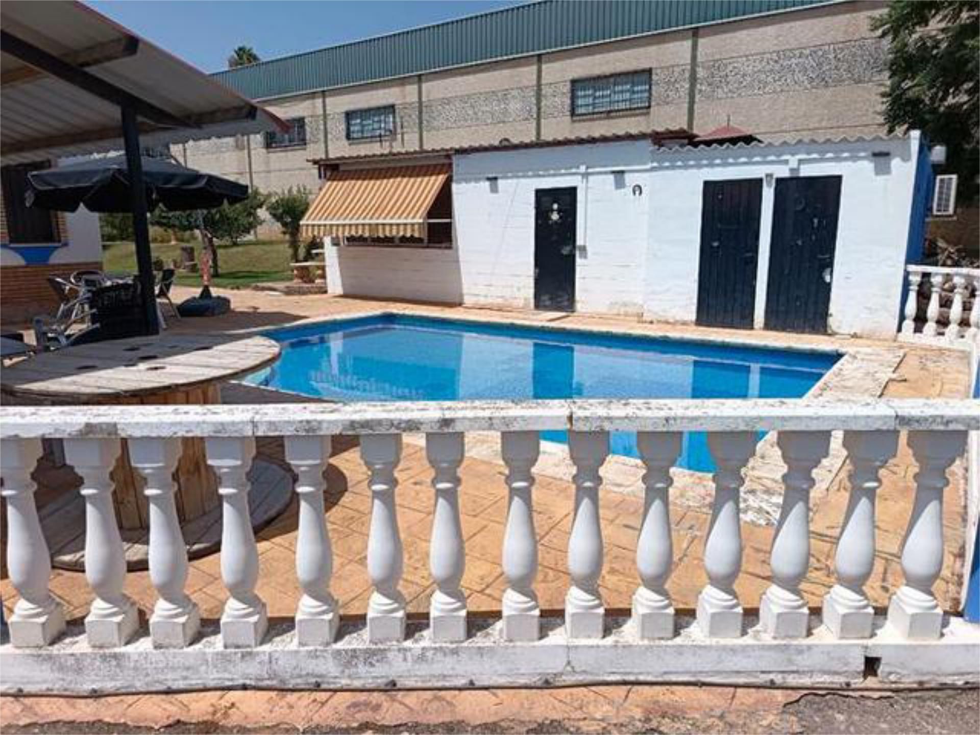 Single-family semi-detached to rent in Alcolea