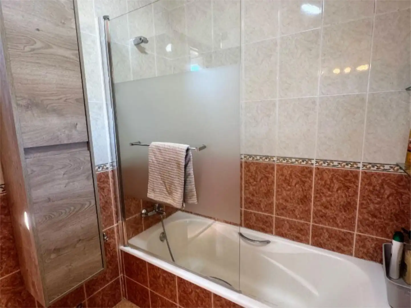 Wohnung zum Verkauf in Calle Andrés Segovia, 6, Capellanía - Retamar Badezimmer von Wohnung zum Verkauf in Alhaurín de la Torre mit Klimaanlage, Heizung und Privatgarten