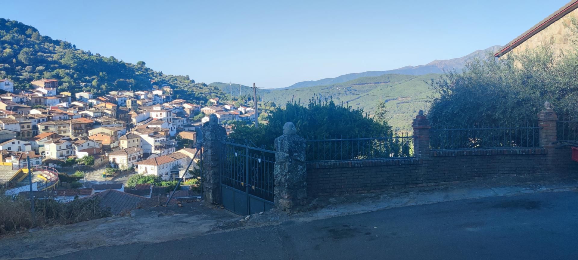 Vista exterior de Piso en venta en Santa Cruz del Valle con Amueblado, Horno y Lavadora