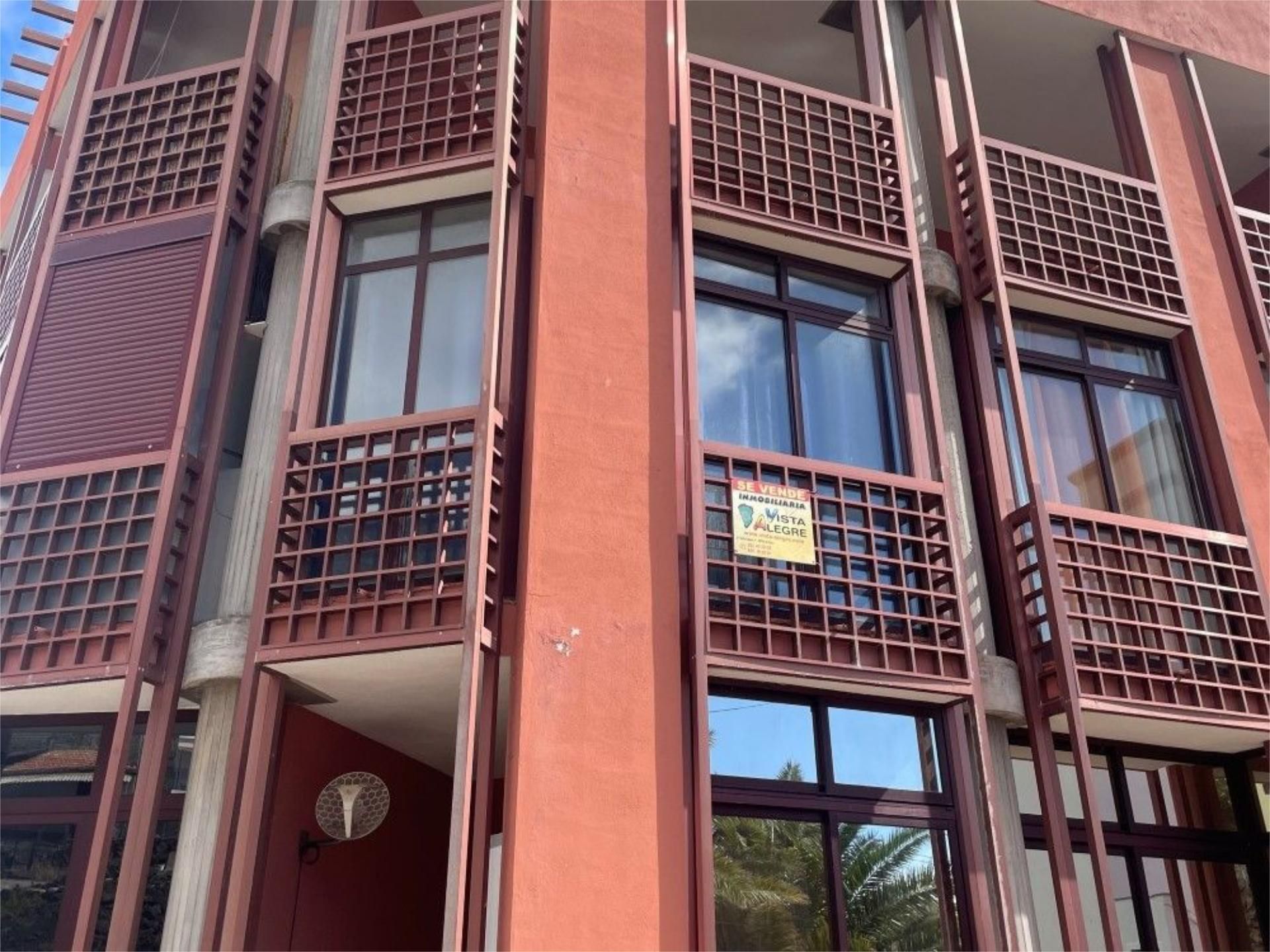 Vista exterior de Piso en venta en Los Llanos de Aridane con Terraza, Amueblado y Balcón
