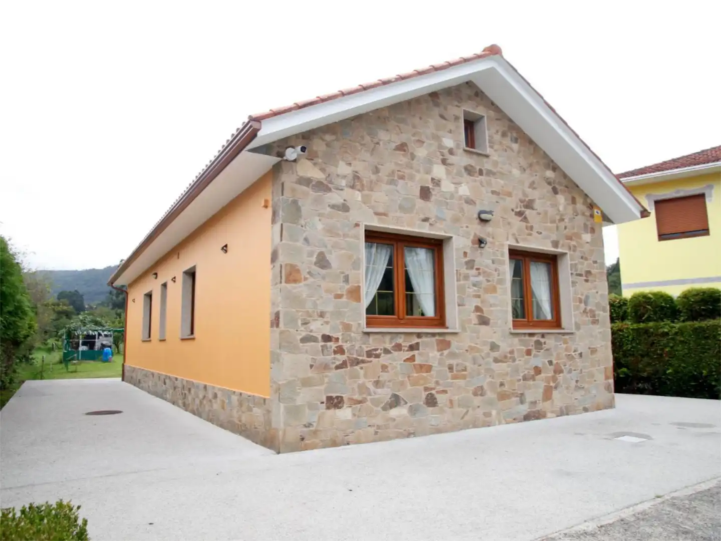 Außenansicht von Country house zum Verkauf in Cariño mit Privatgarten und Möbliert