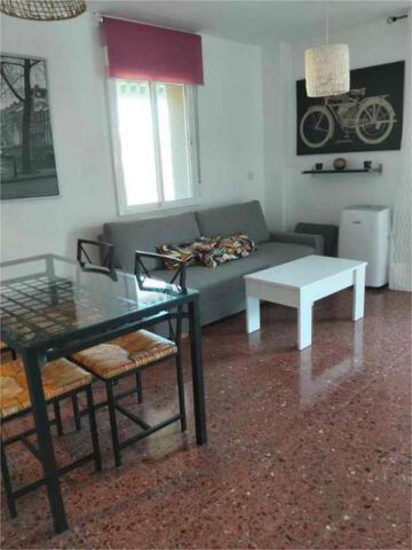 Sala d'estar de Pis en venda en Pareja amb Calefacció, Jardí privat i Terrassa
