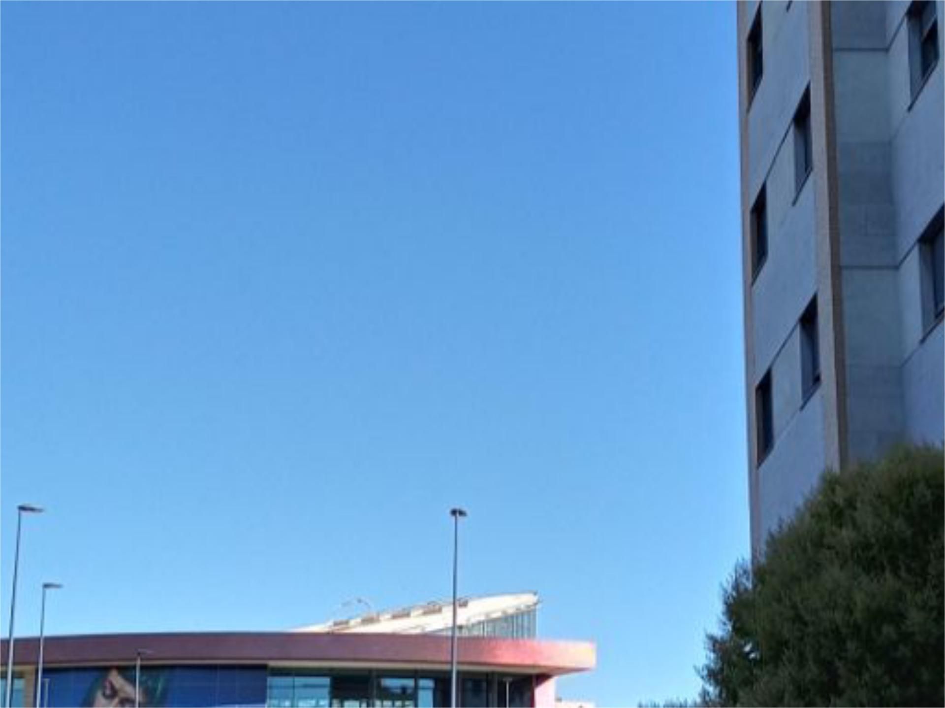 Vista exterior de Piso de alquiler en León Capital  con Calefacción, Parquet y Terraza