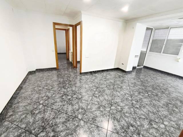 Piso en Venta en Carrer de Santander, 111 en El Bon Pastor