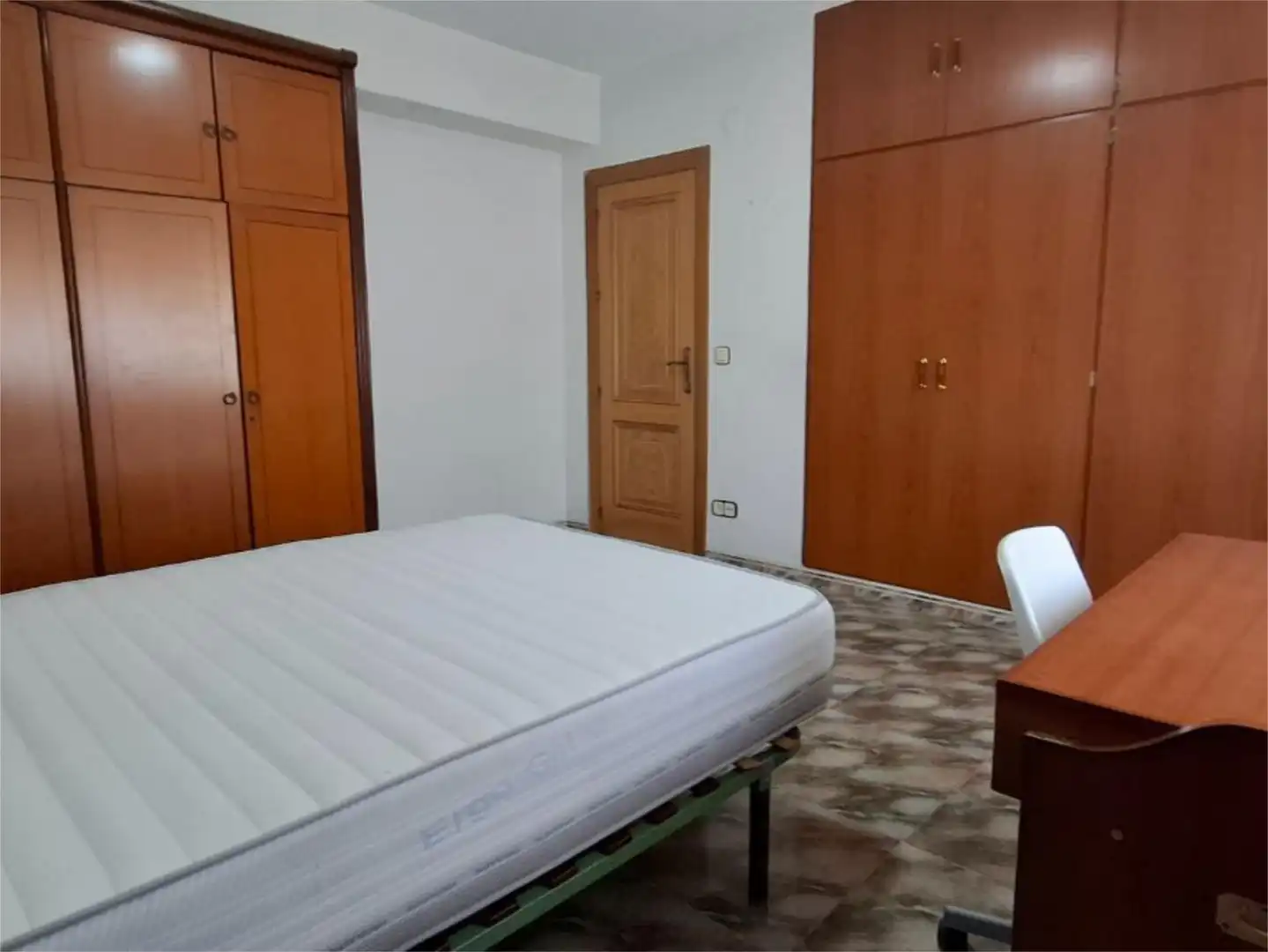 Piso en venta en Calle San Isidoro, 4, El Ranero Habitación de Piso en venta en Murcia con Aire acondicionado y Amueblado