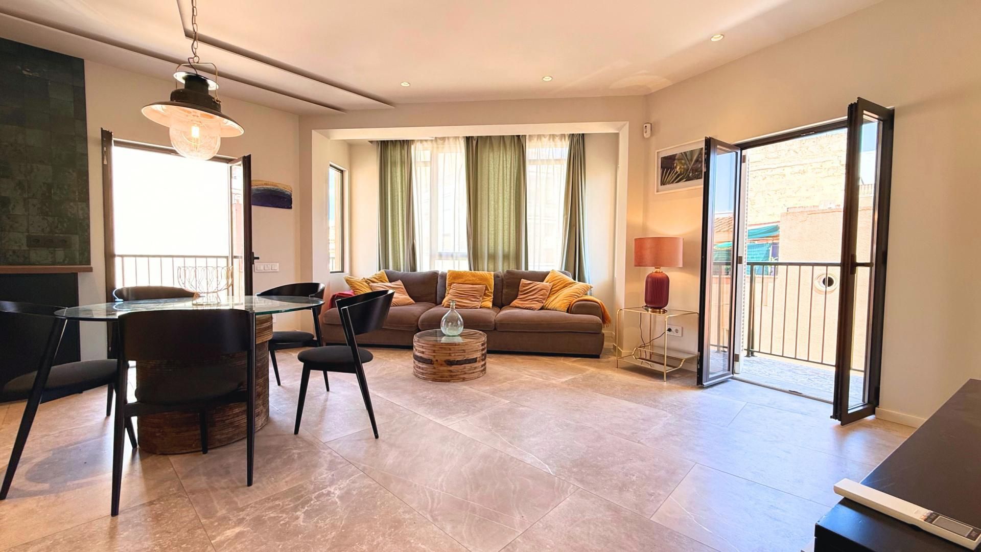 Sala d'estar de Pis en venda en  Palma de Mallorca amb Aire condicionat i Balcó