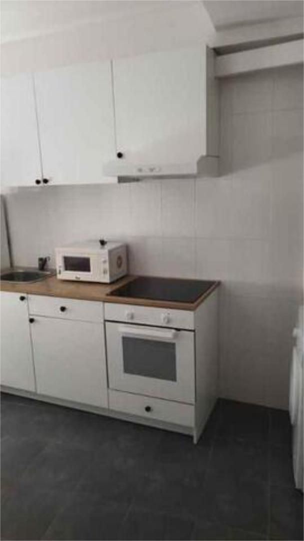 Cocina de Apartamento de alquiler en Pontevedra Capital  con Calefacción y Amueblado