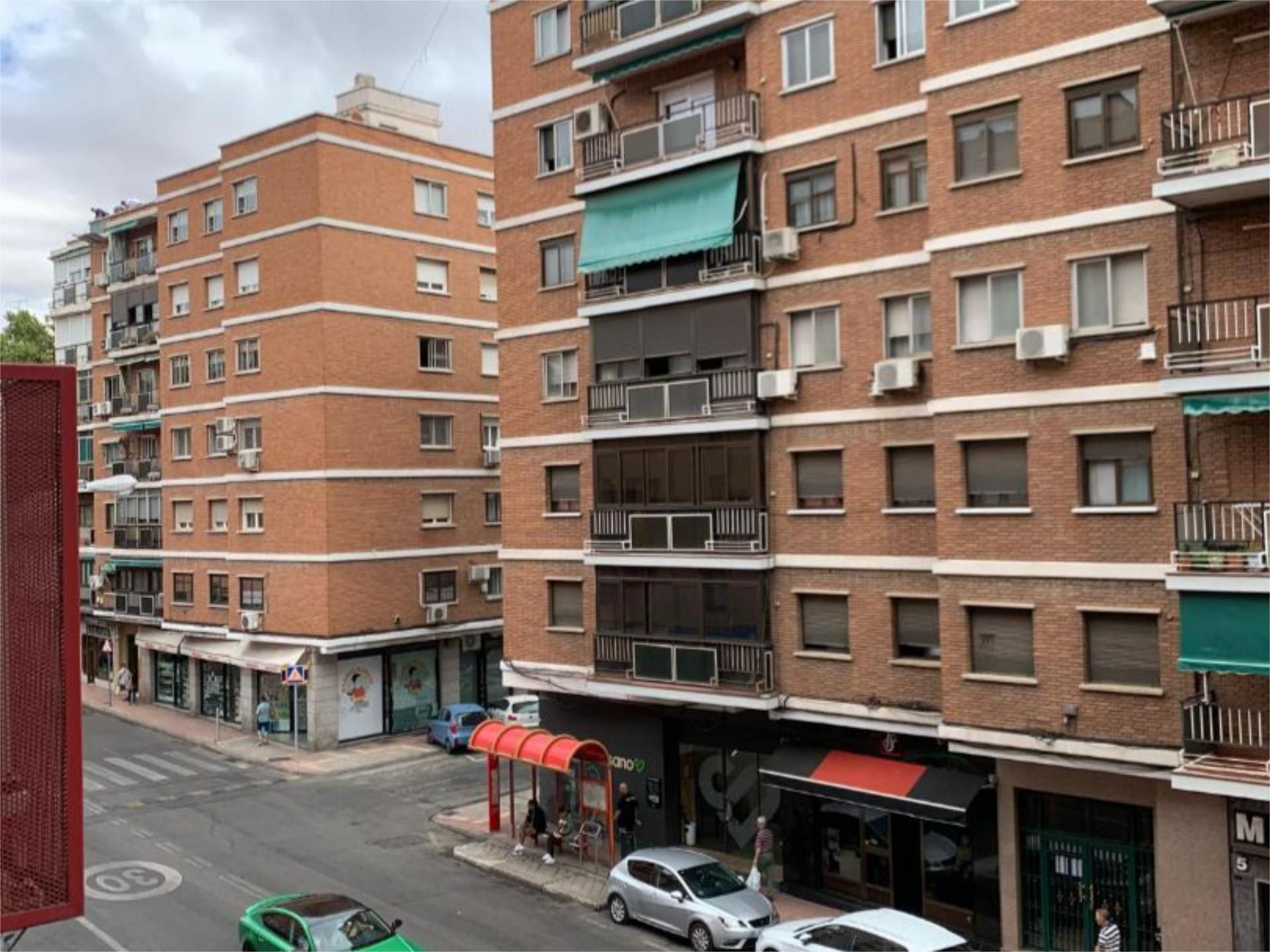 Exterior view of Flat to rent in Alcalá de Henares  with Air Conditioner, Heating and Parquet flooring