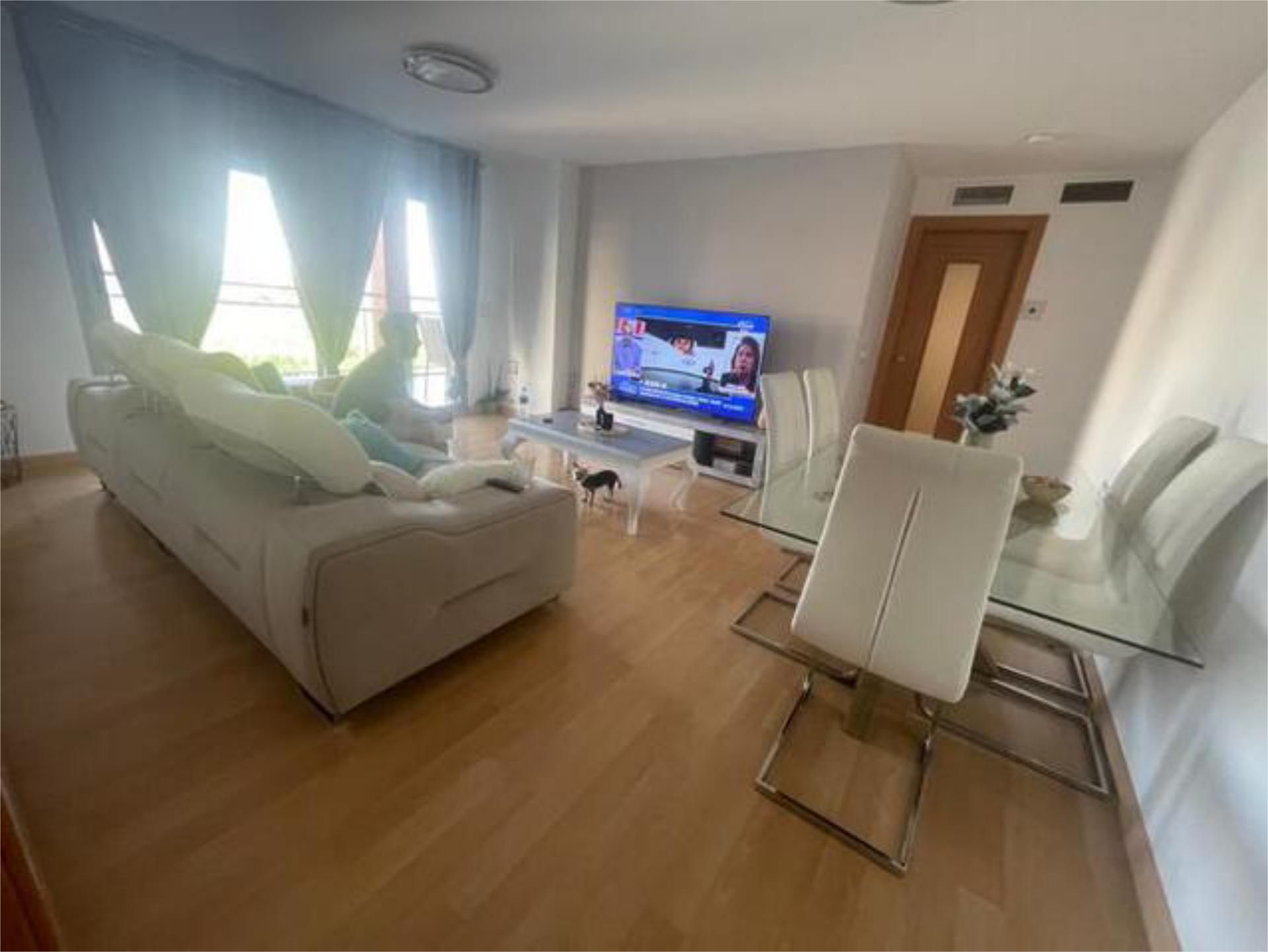 Sala de estar de Piso de alquiler en Roquetas de Mar con Calefacción, Jardín privado y Terraza