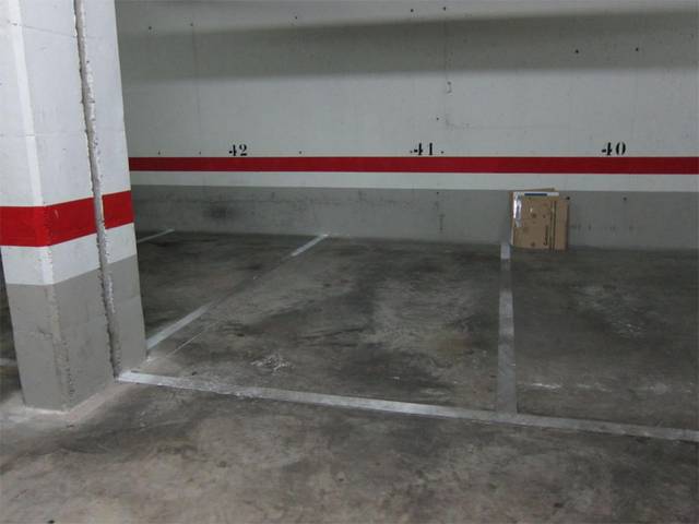 Garaje en Alquiler en Calle Médico Vicente Reyes, 19 en Garbinet - Parque de las Avenidas