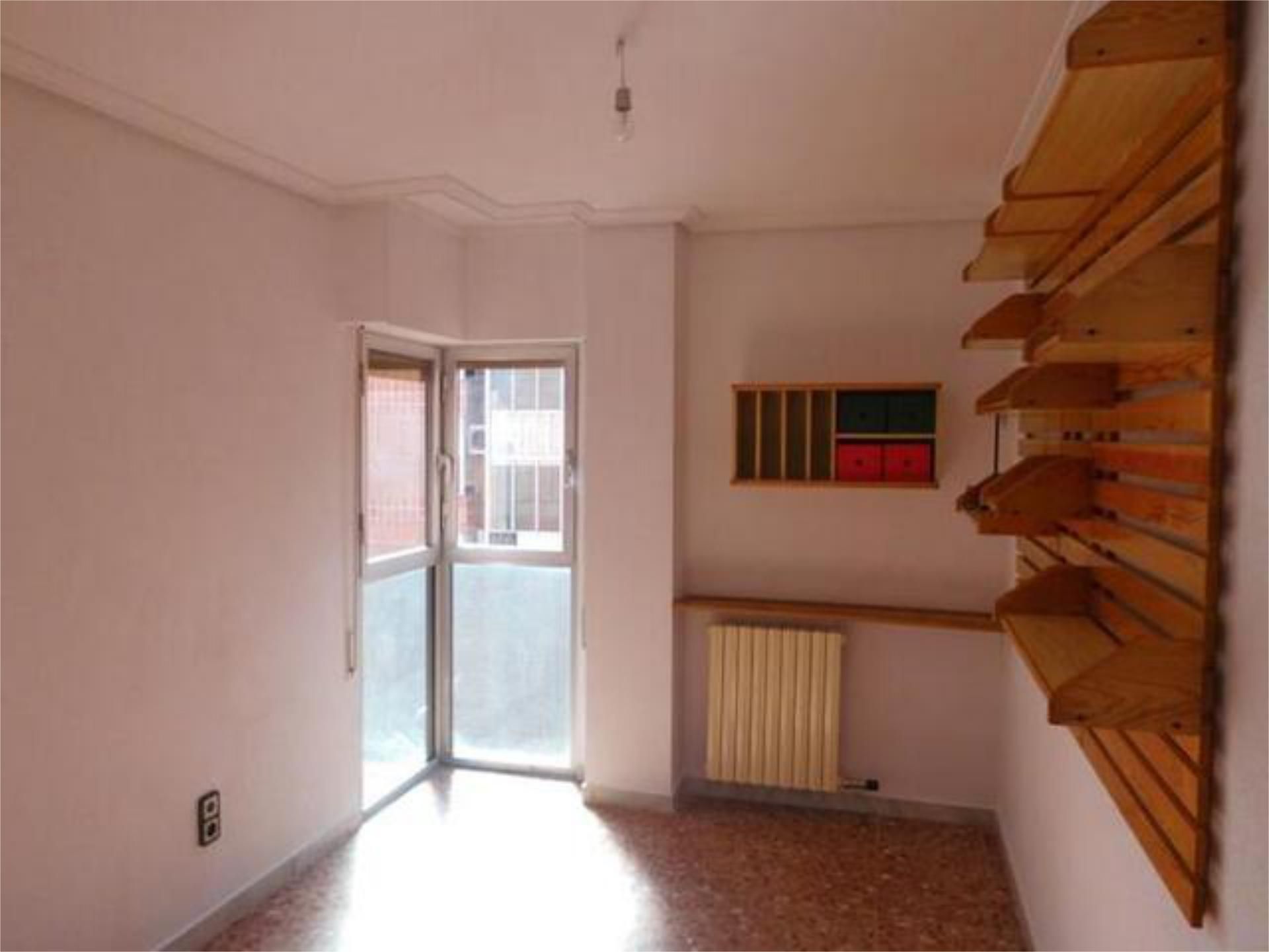 Bedroom of Flat to rent in  Zaragoza Capital  with Heating, Terrace and Storage room