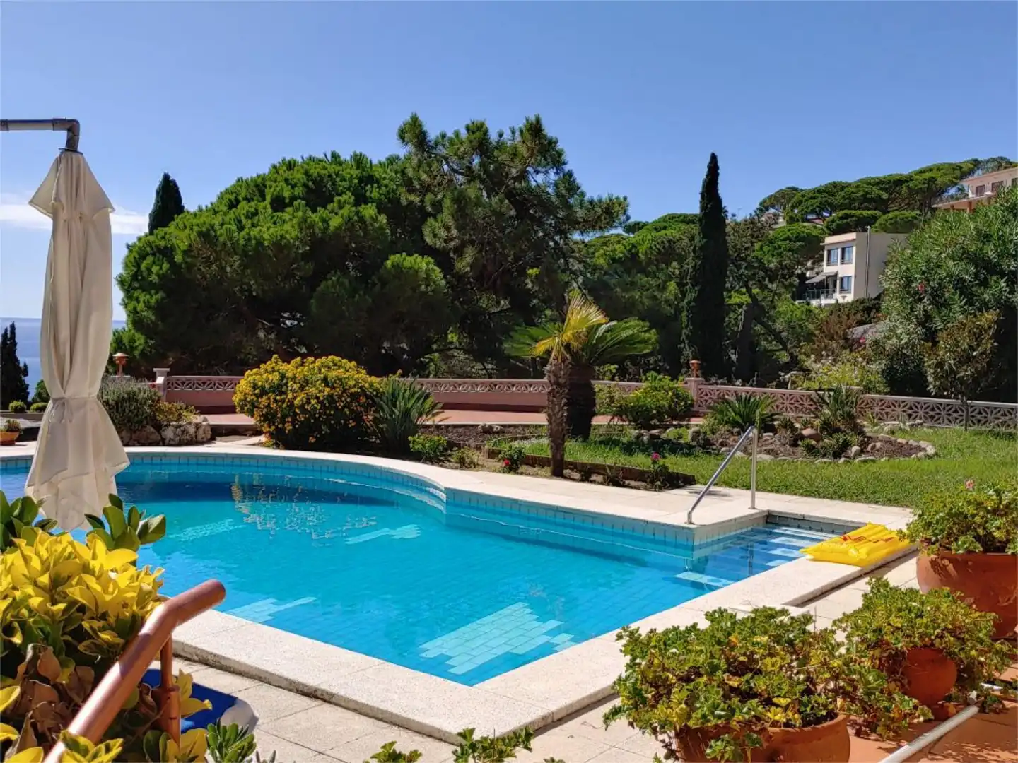 Houses for sale in Carrer Holanda, 3, Canyelles Garden of Houses for sale in Lloret de Mar with Terrace and Swimming Pool