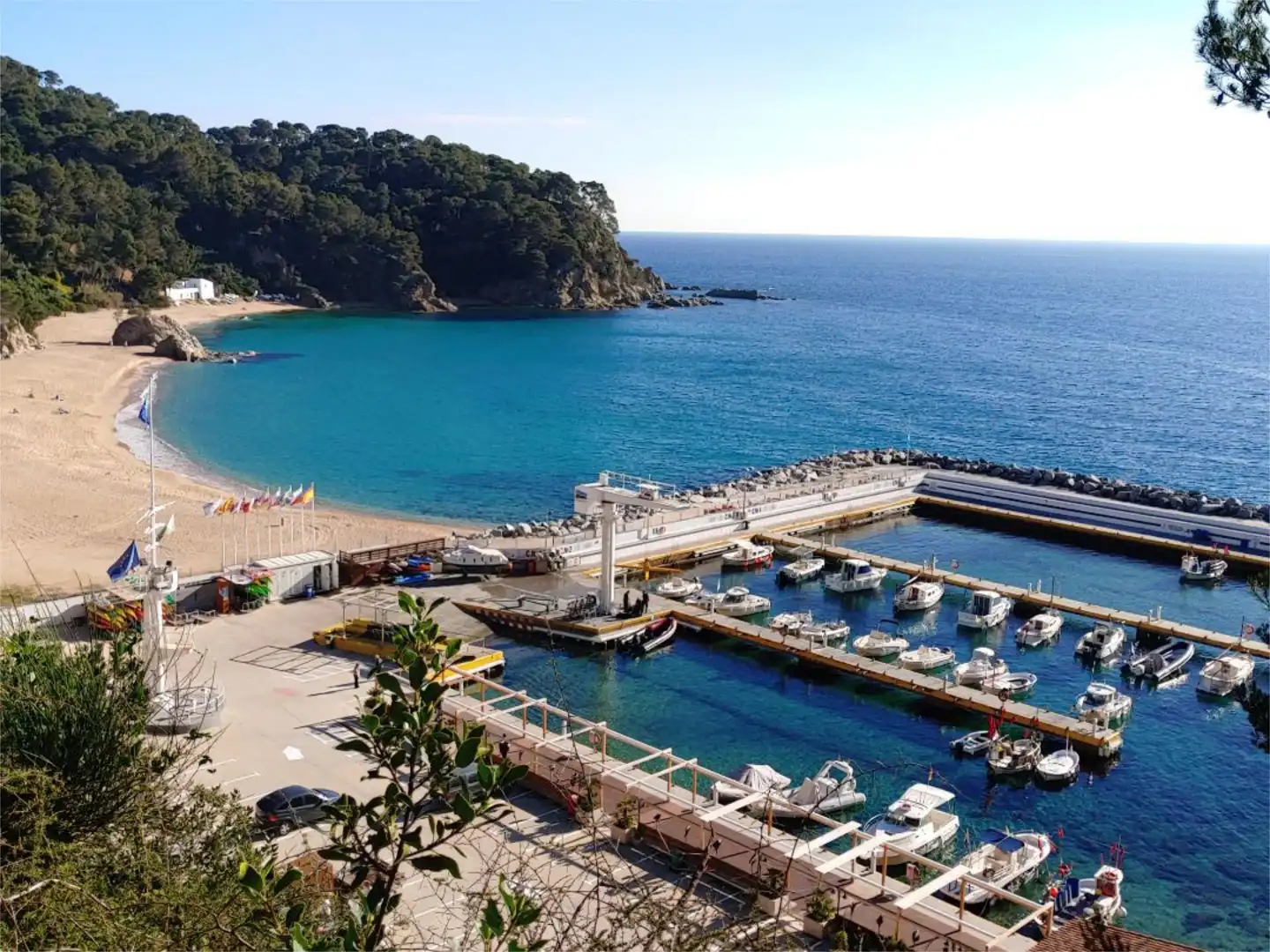 Houses for sale in Carrer Holanda, 3, Canyelles Houses for sale in Lloret de Mar with Terrace and Swimming Pool