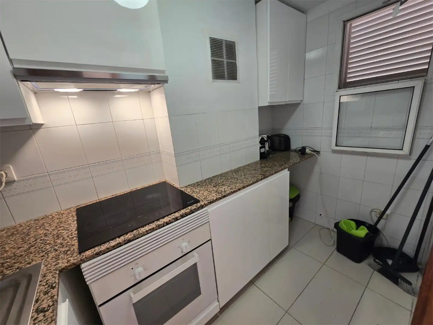 Cocina de Dúplex para compartir en Arona con Jardín privado, Terraza y Amueblado