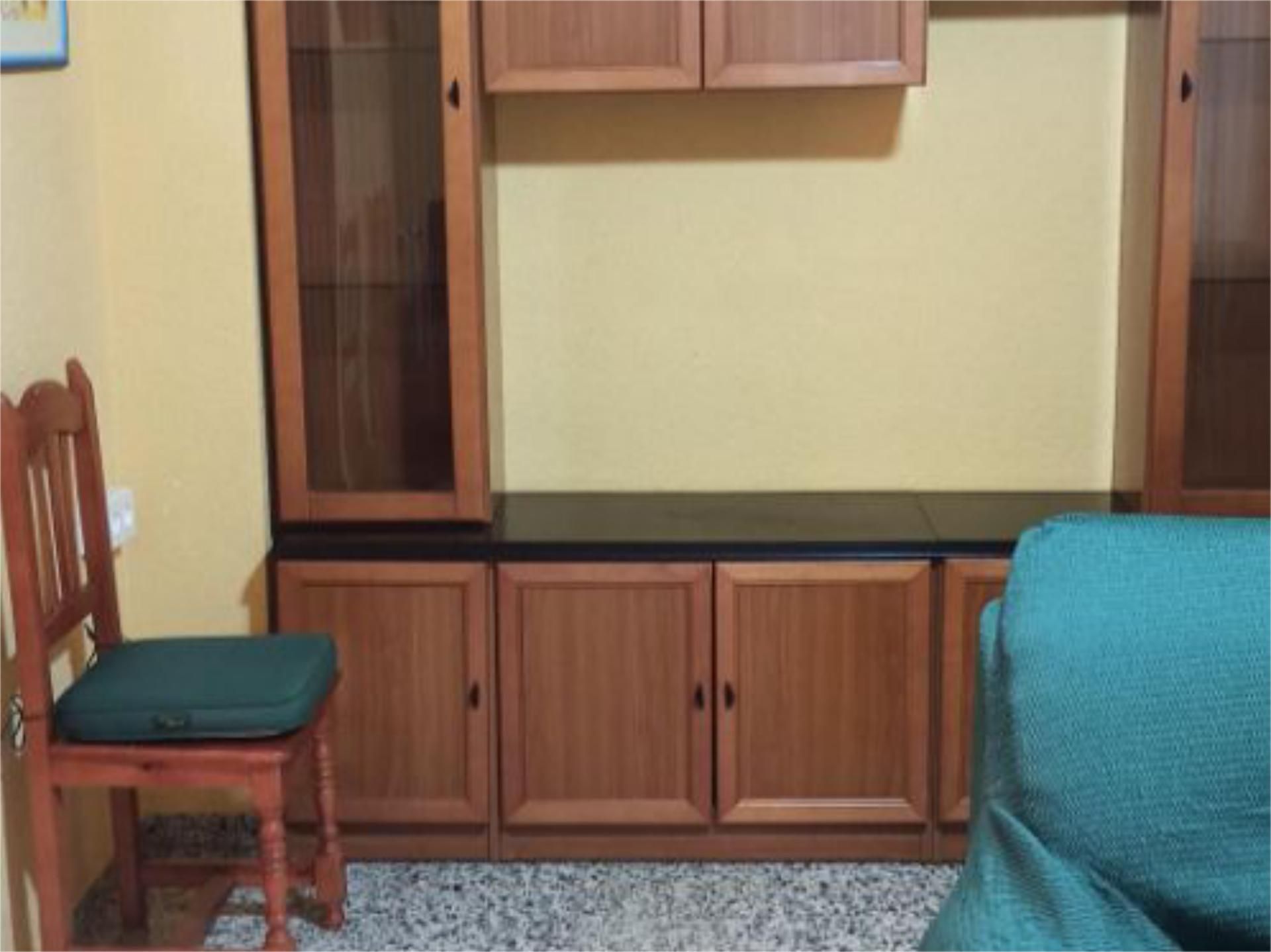 Habitación de Piso de alquiler en  Granada Capital con Terraza y Amueblado