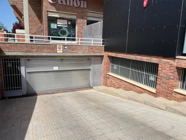 Garaje en Venta en Carrer de la Mercè, 39 en Joc de la Bola - Camps d'Esports