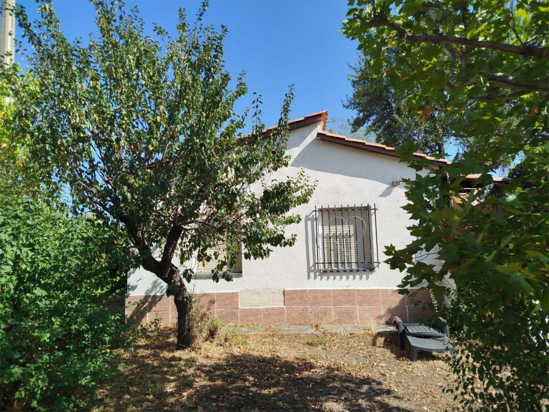 Außenansicht von Country house zum verkauf in Garrafe de Torío mit Privatgarten, Parkett und Terrasse