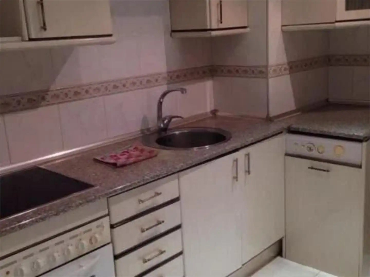 Piso en venta en Calle Canales, 8, Arévalo Cocina de Piso en venta en Arévalo con Calefacción, Parquet y Trastero