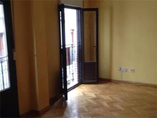 Piso en Venta en Calle Canales, 8 en Arévalo