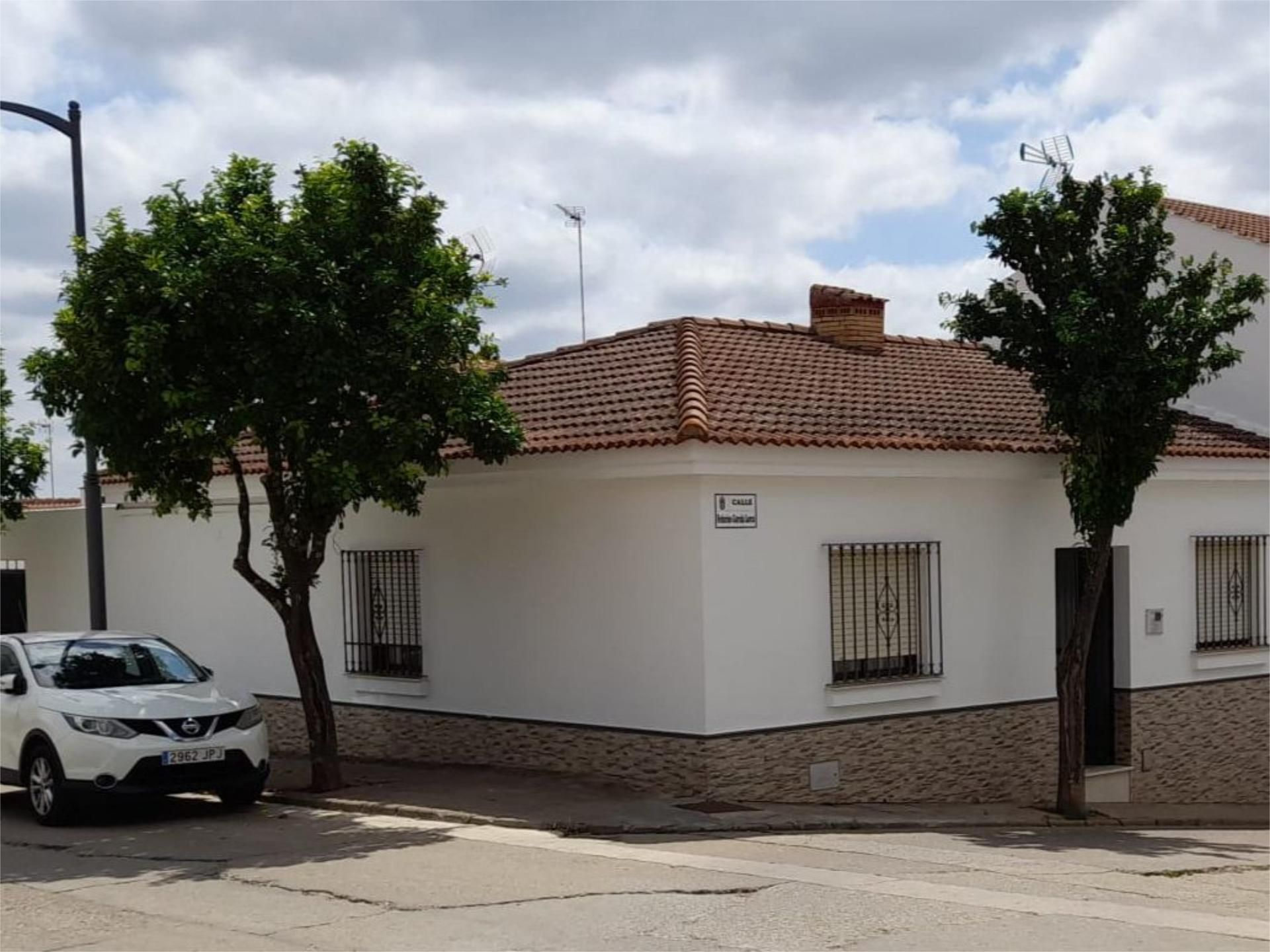 Exterior view of Single-family semi-detached to rent in Valverde del Camino  with Air Conditioner and Furnished