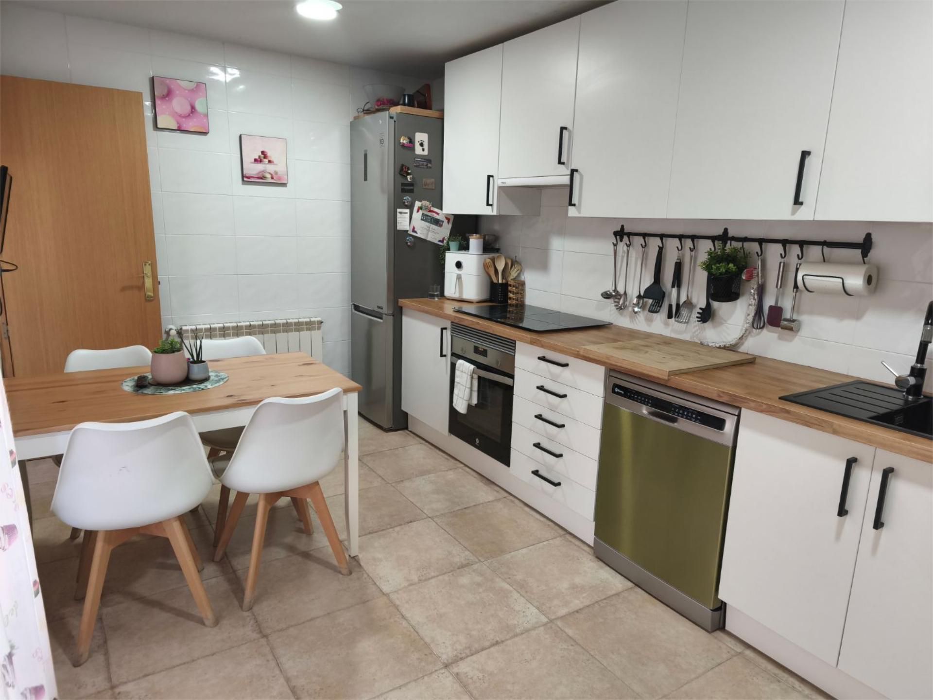 Kitchen of House or chalet for sale in Casarrubios del Monte  with Air Conditioner, Terrace and Swimming Pool