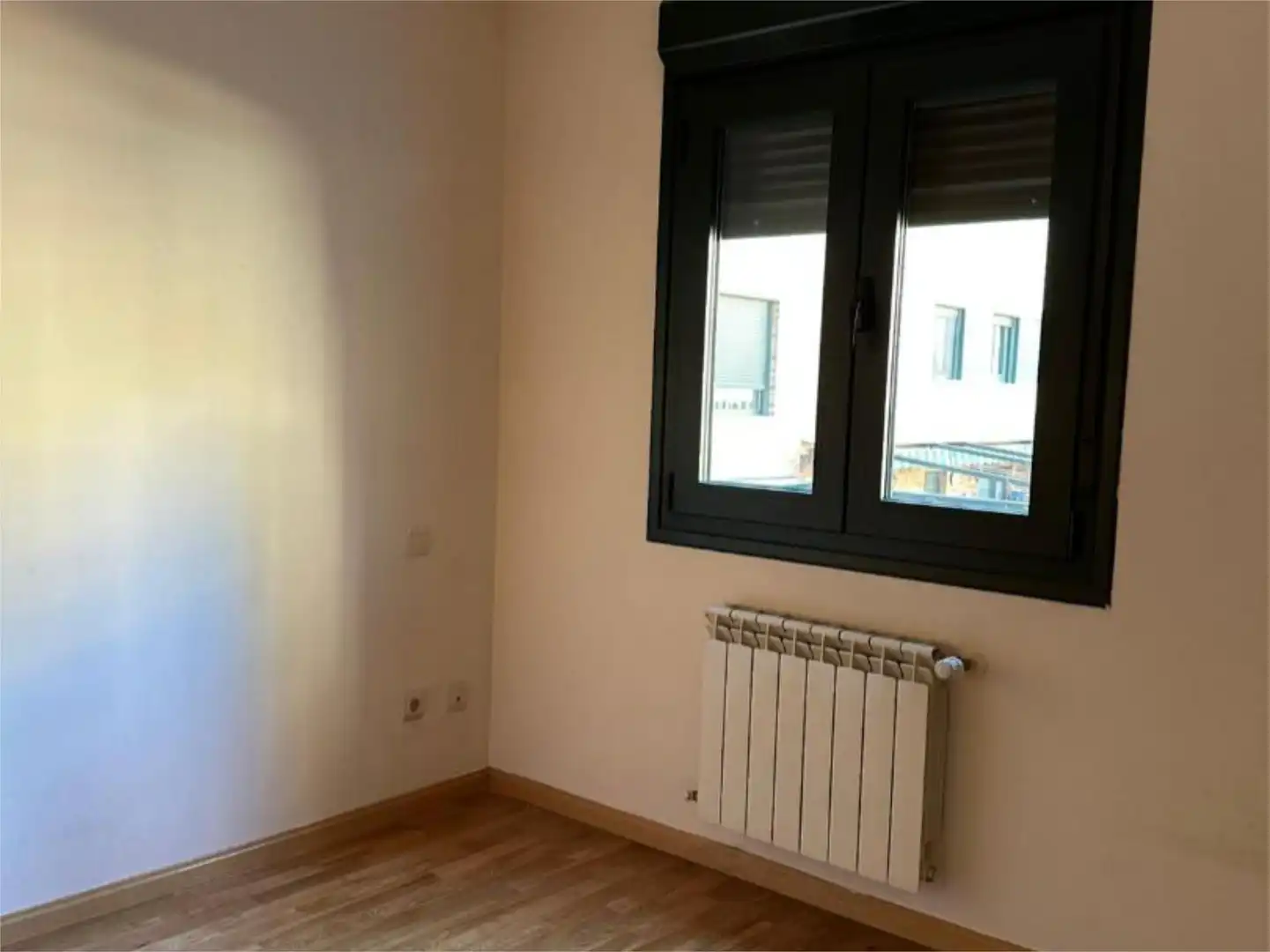 Flat for rent in Calle de la Presa, 59, Montserrat - Parque Empresarial Bedroom of Flat for rent in San Fernando de Henares with Air Conditioner, Heating and Parquet flooring