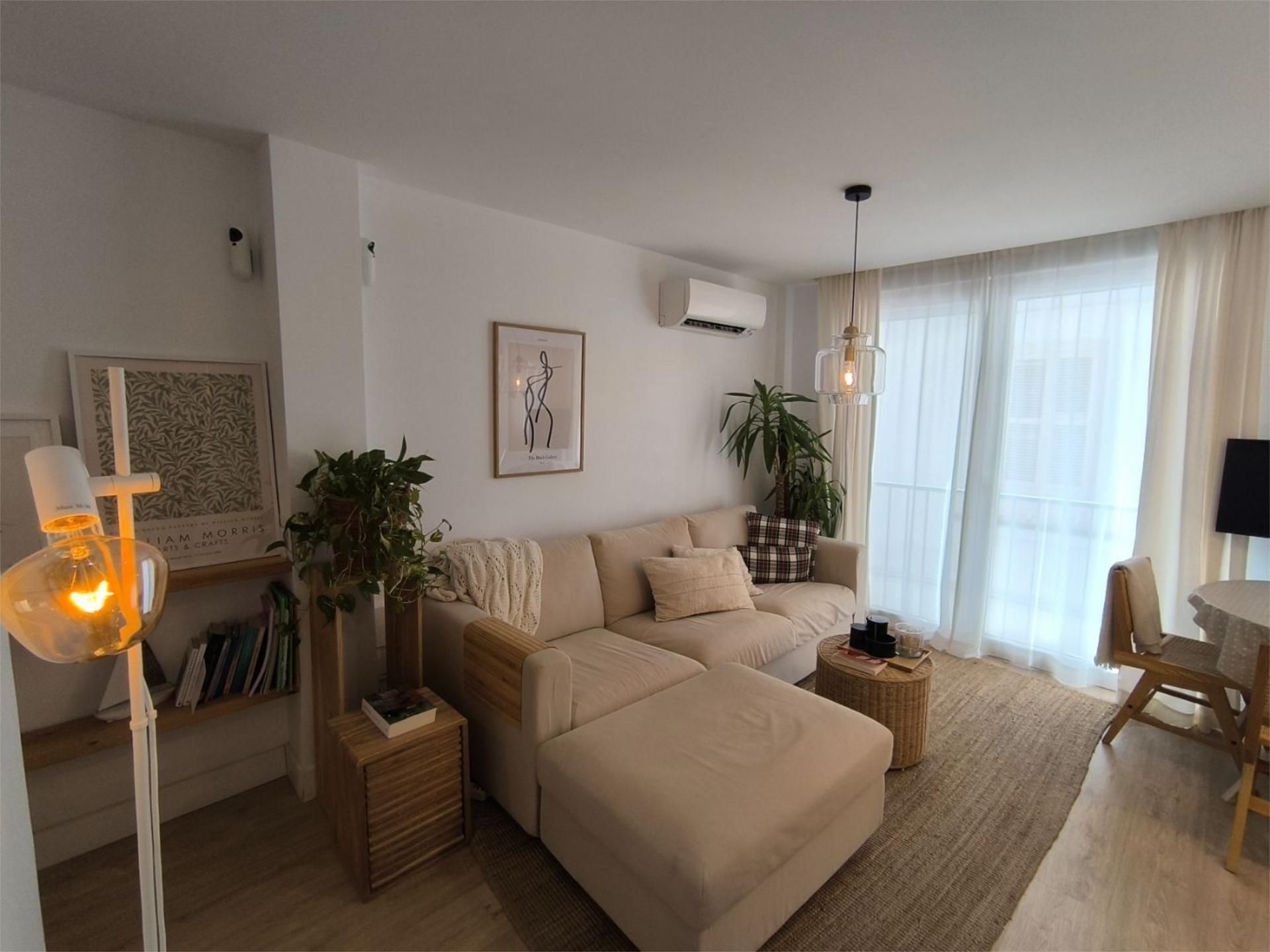 Living room of Flat for sale in  Sevilla Capital  with Air Conditioner, Terrace and Balcony