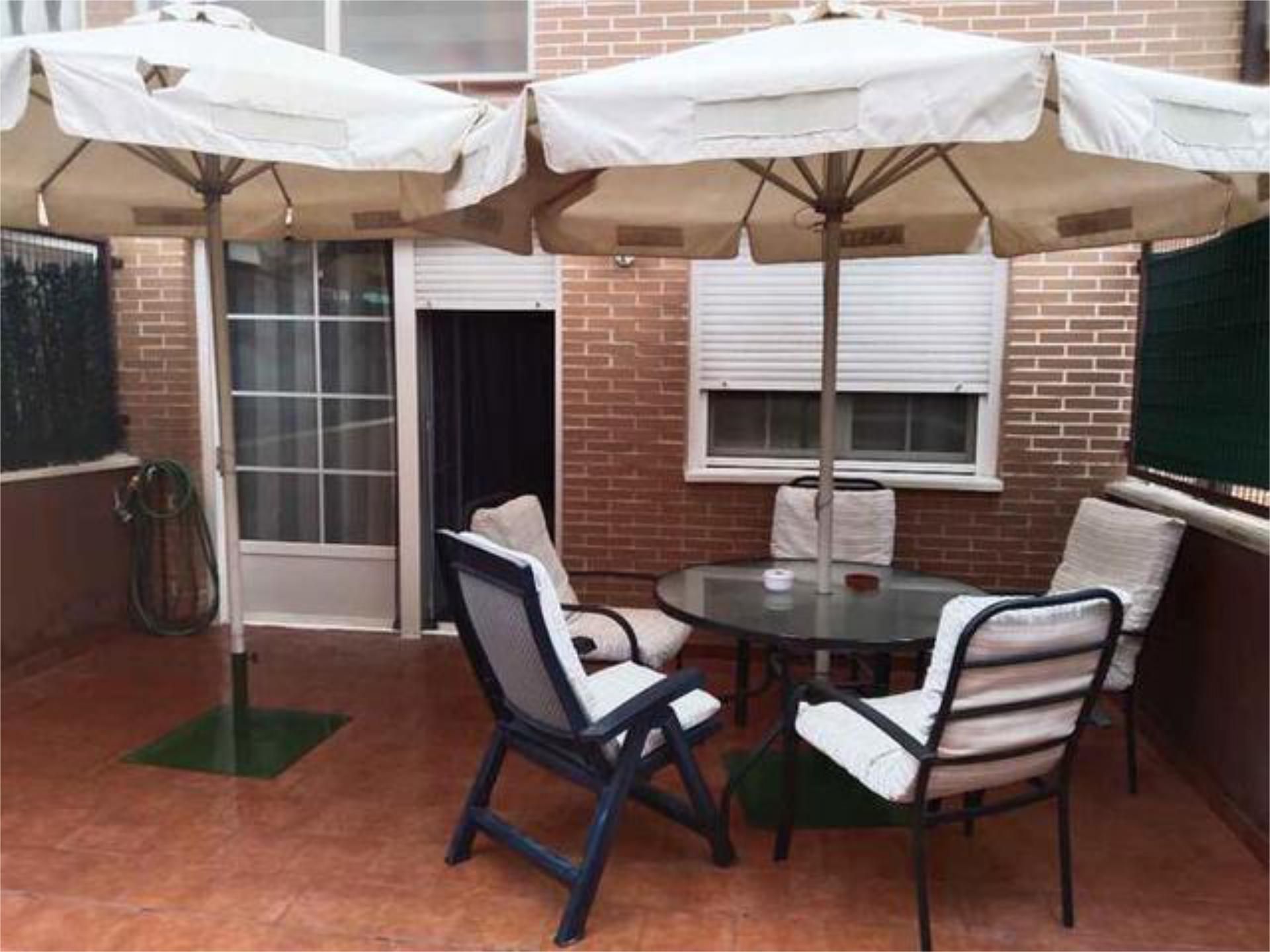 Terrace of Single-family semi-detached for sale in Cistérniga