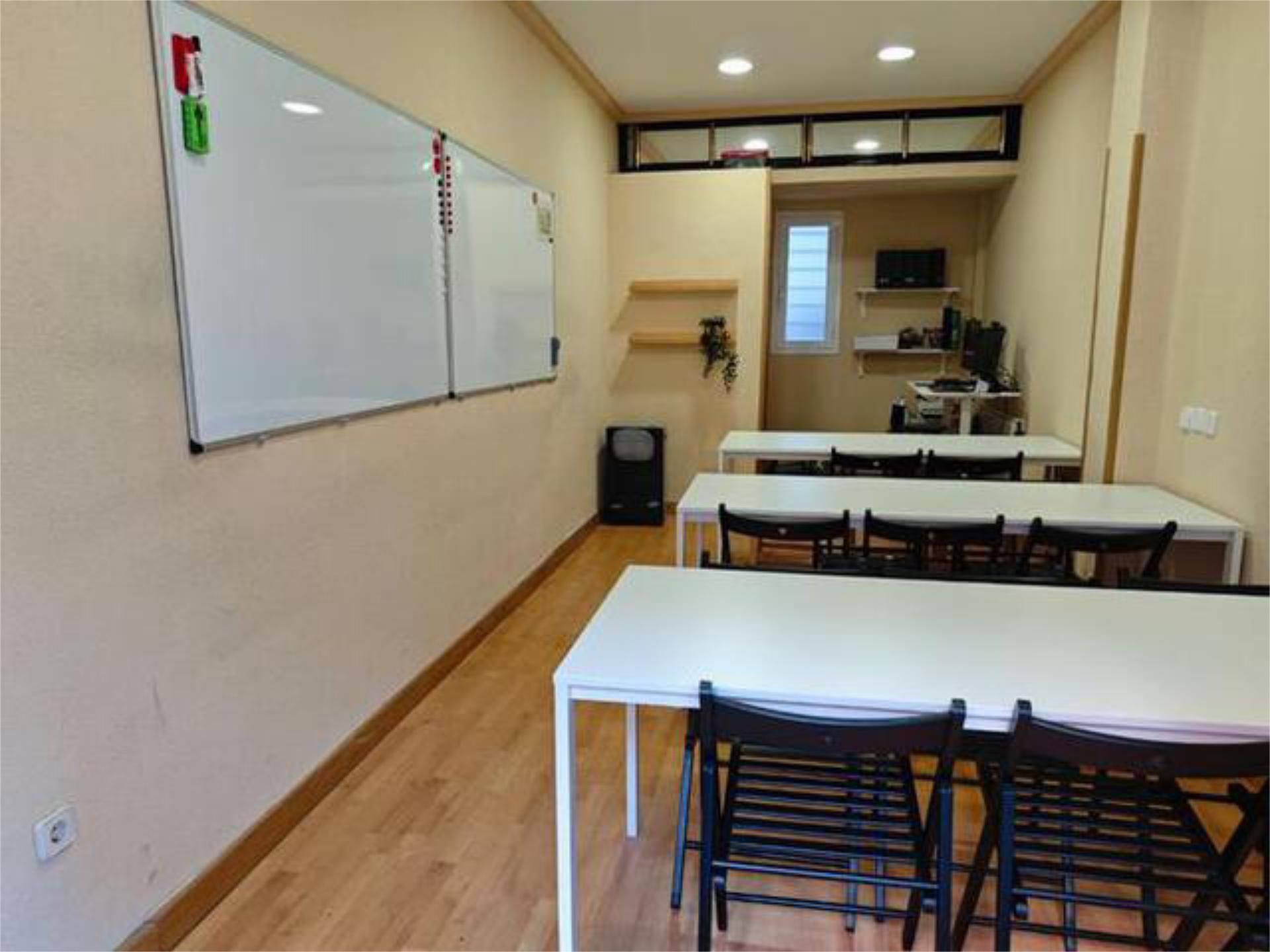 Premises to rent in Almenara -Ventilla Premises to rent in Madrid Capital with Air Conditioner