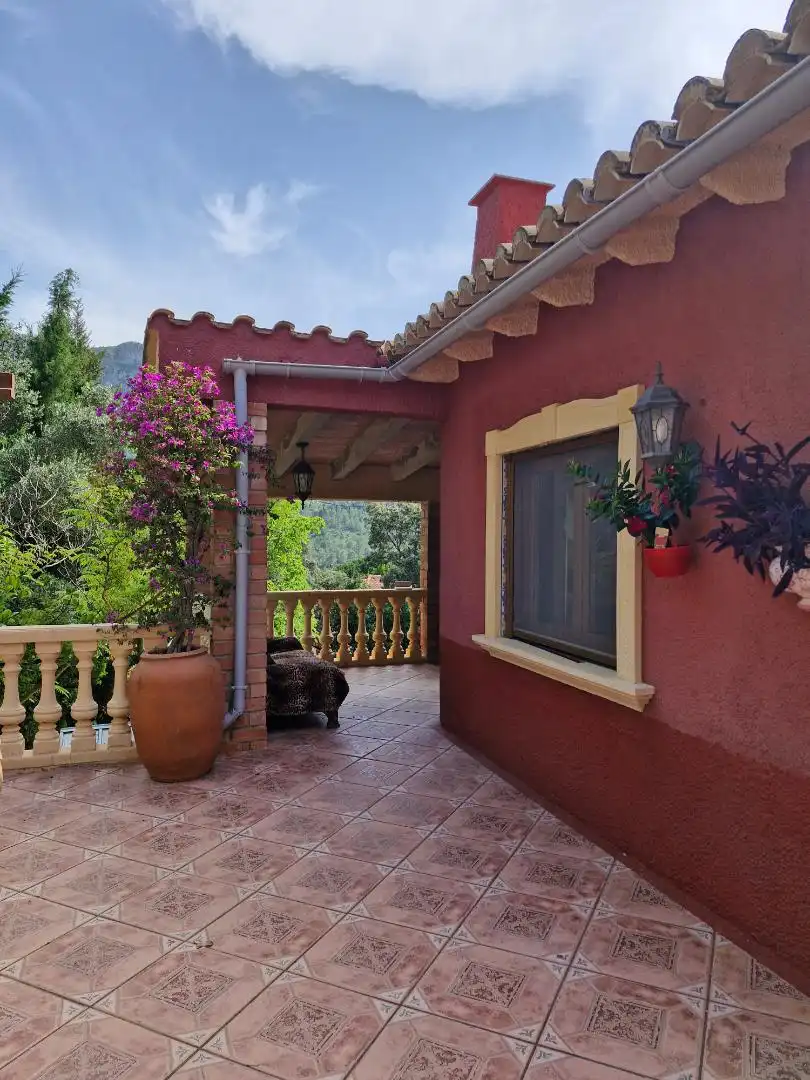 Casa o xalet en venda a Carrer del Picaio, 7, Barx Terrassa de Casa o xalet en venda en Barx amb Aire condicionat, Calefacció i Jardí privat
