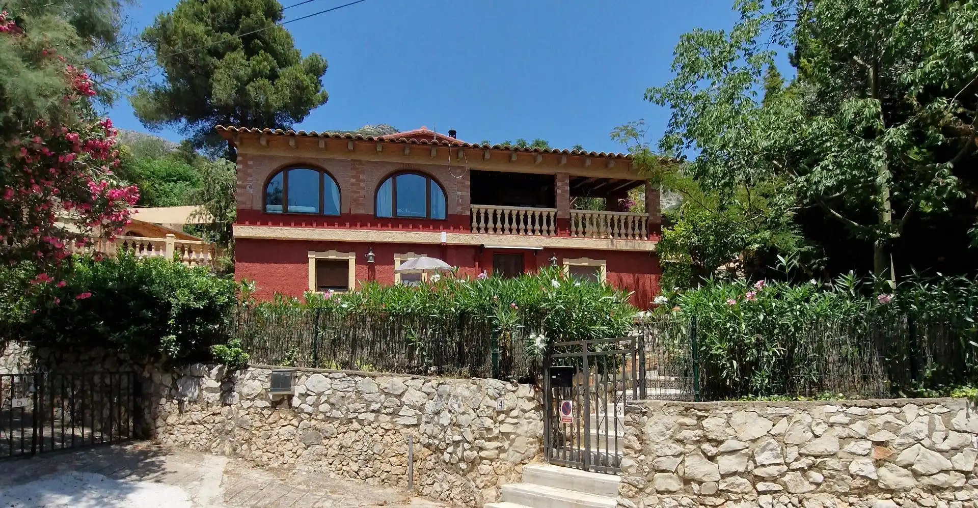 Casa o xalet en venda a Carrer del Picaio, 7, Barx Vista exterior de Casa o xalet en venda en Barx amb Aire condicionat, Calefacció i Jardí privat
