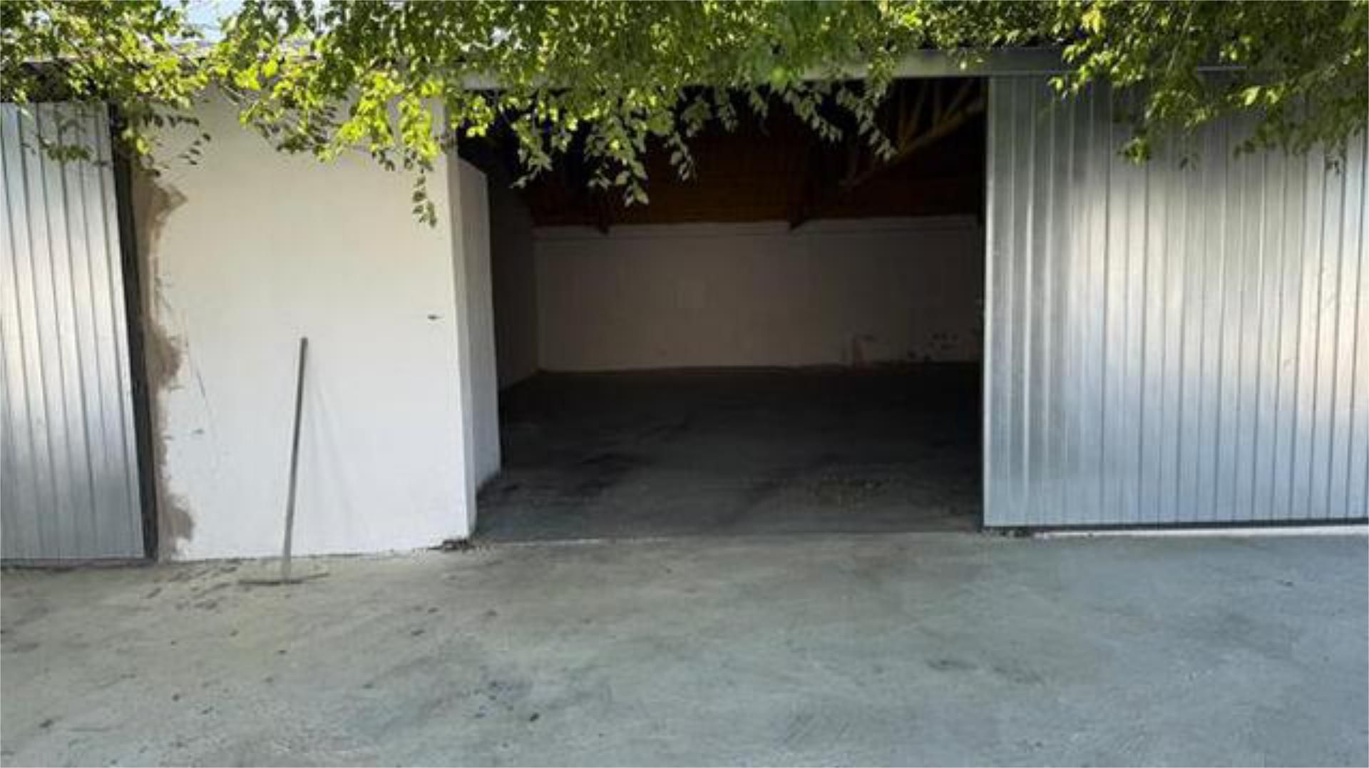 Industrial buildings to rent in Recas