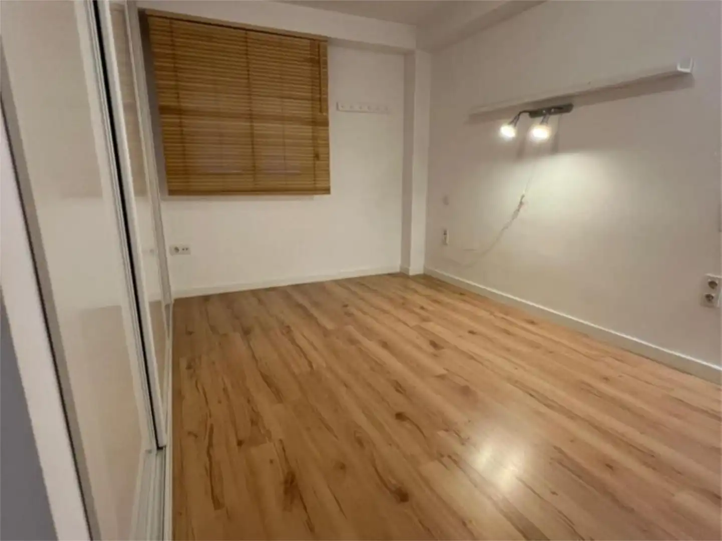 Wohnung zum Verkauf in Strasse Calle Granada, 154, Barrio Alto - San Félix Wohnung zum Verkauf in Almería Capital mit Klimaanlage