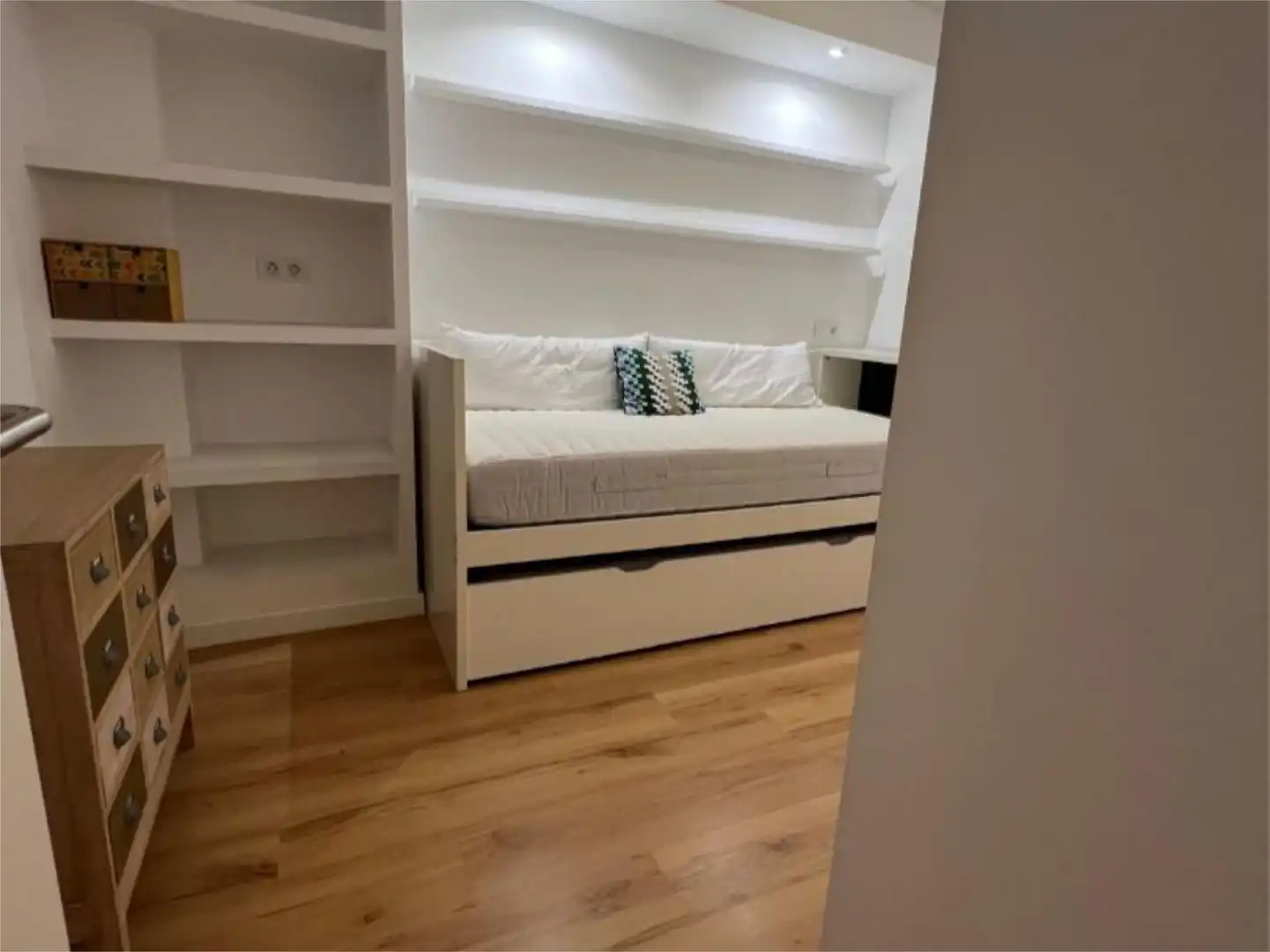 Wohnung zum Verkauf in Strasse Calle Granada, 154, Barrio Alto - San Félix Schlafzimmer von Wohnung zum Verkauf in Almería Capital mit Klimaanlage