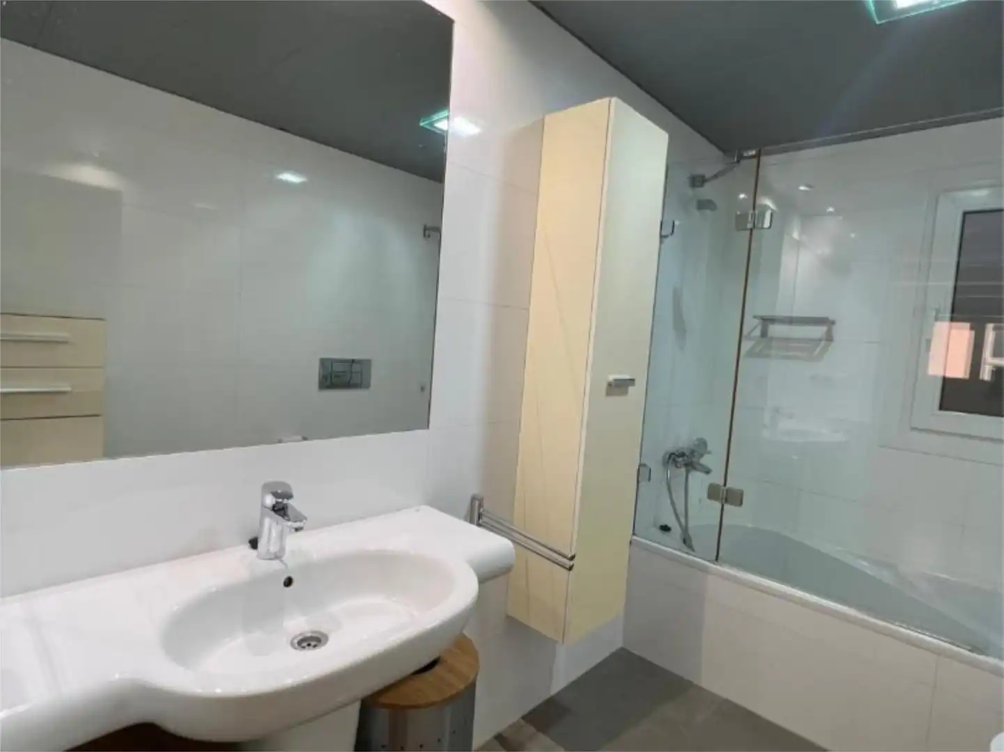 Wohnung zum Verkauf in Strasse Calle Granada, 154, Barrio Alto - San Félix Badezimmer von Wohnung zum Verkauf in Almería Capital mit Klimaanlage