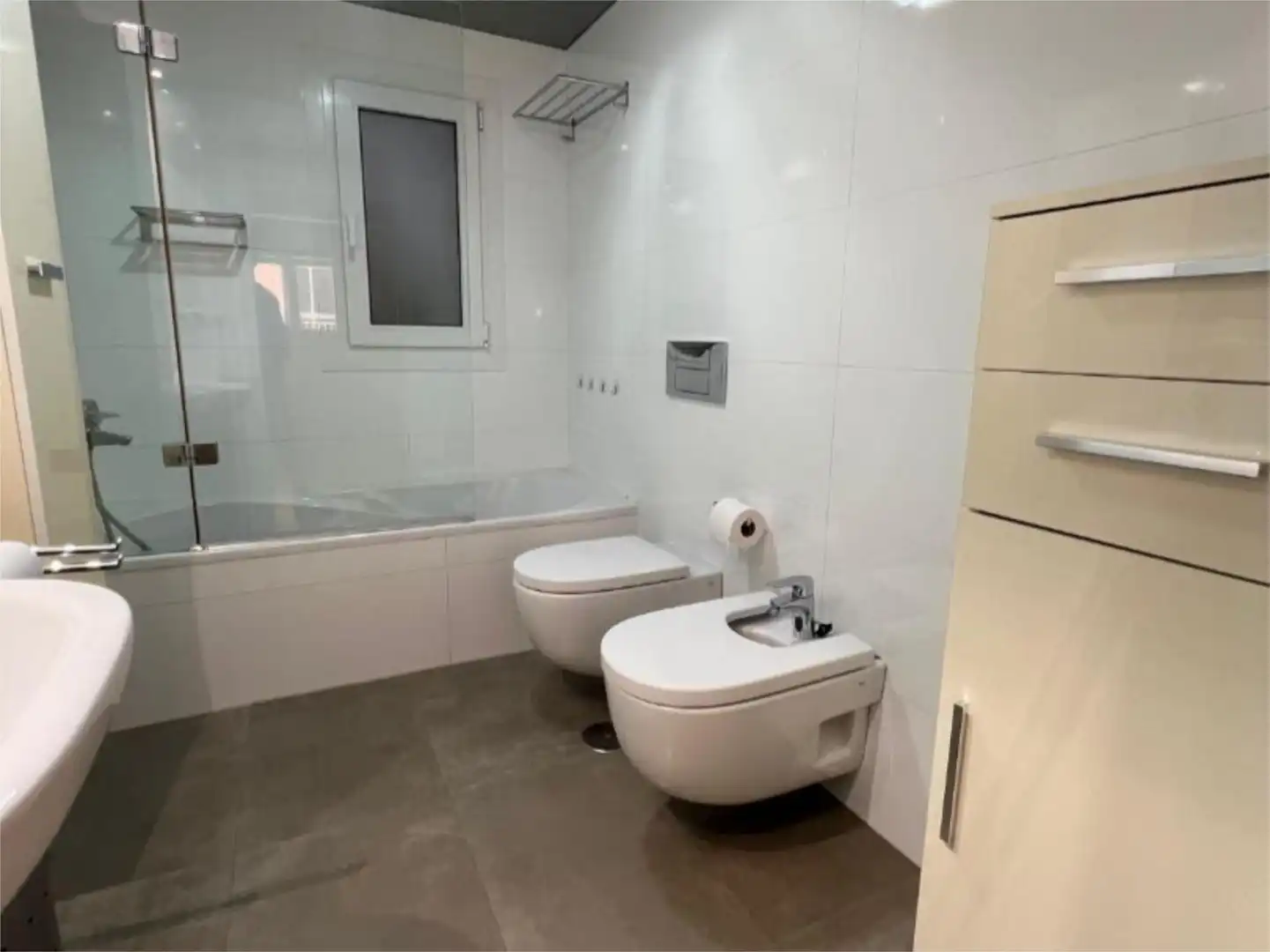 Wohnung zum Verkauf in Strasse Calle Granada, 154, Barrio Alto - San Félix Badezimmer von Wohnung zum Verkauf in Almería Capital mit Klimaanlage