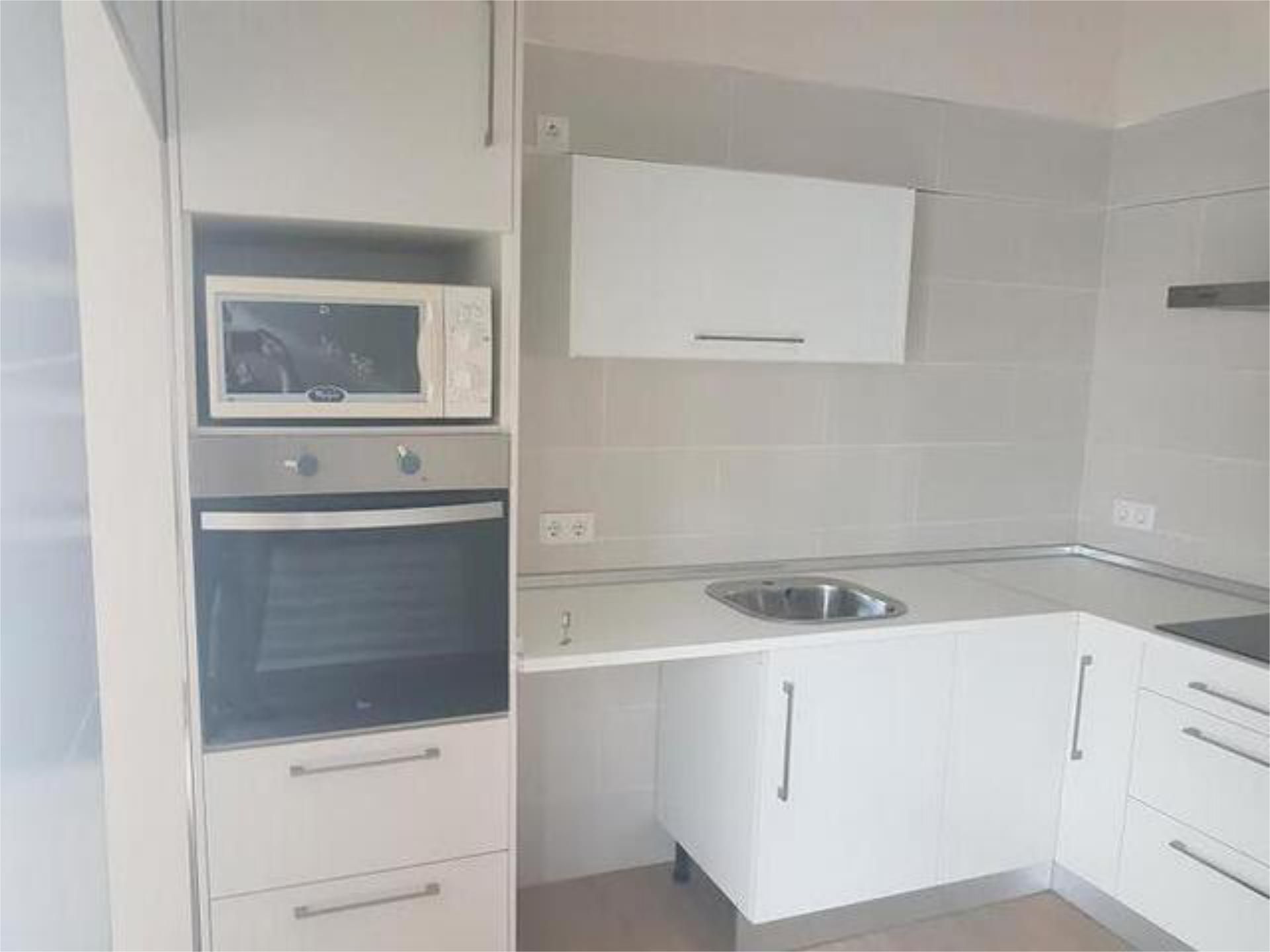 Kitchen of Single-family semi-detached to rent in  Sevilla Capital  with Private garden, Terrace and Swimming Pool