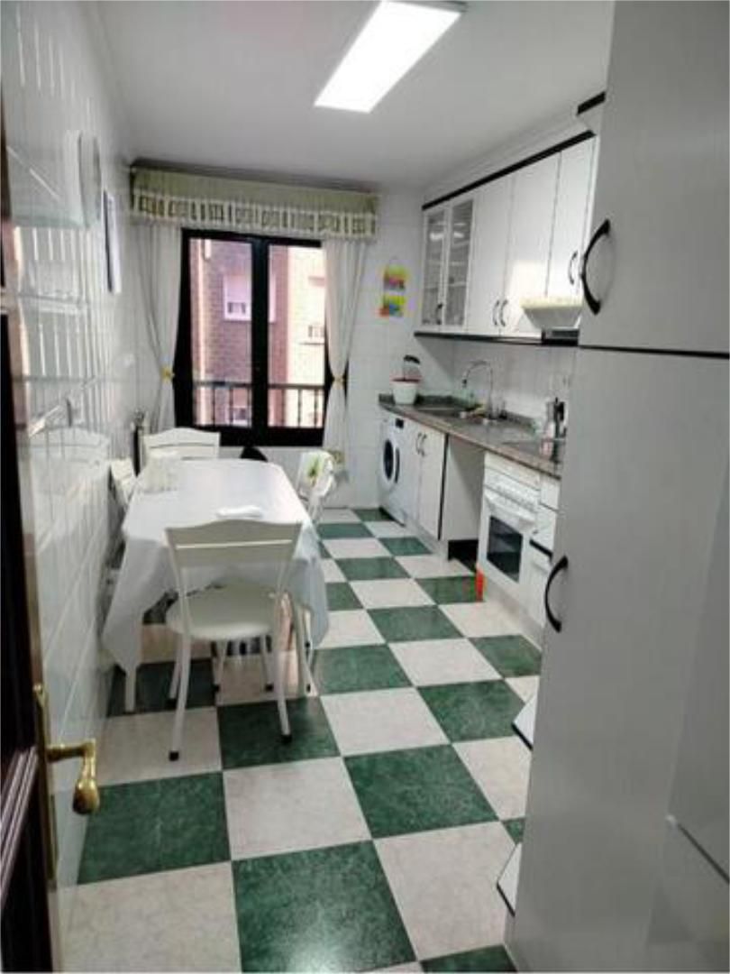 Kitchen of Flat to rent in Gijón 