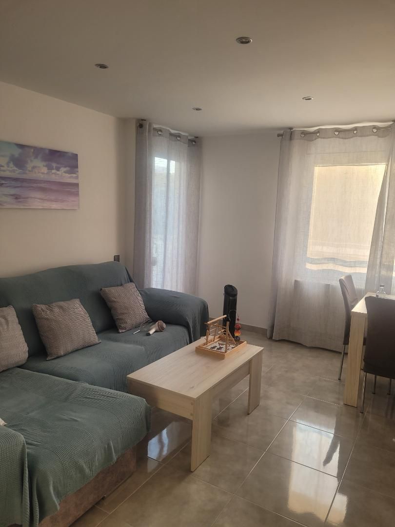 Living room of Flat for sale in Cerdanyola del Vallès  with Air Conditioner and Balcony