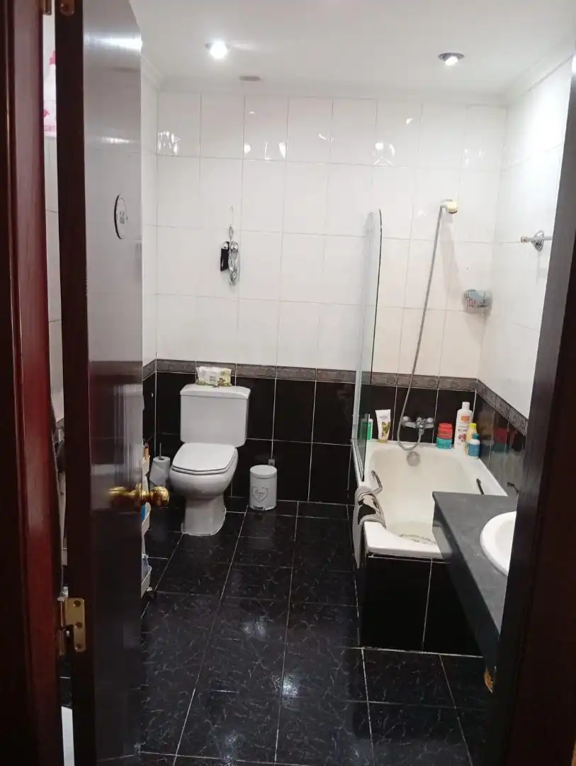 Wohnung zum Verkauf in Camino Alto a los Villares, 60, Villamayor Badezimmer von Wohnung zum Verkauf in Villamayor mit Heizung, Terrasse und Abstellraum