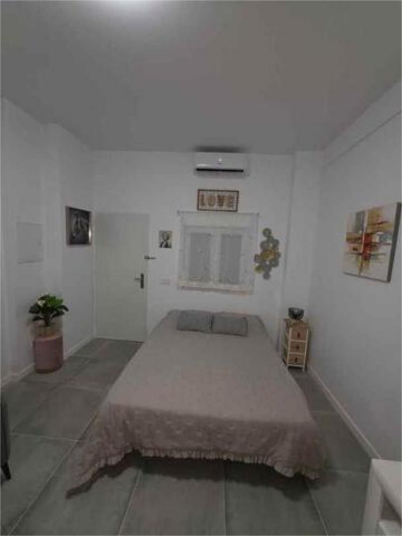 Dormitori de Local de lloguer en Fuengirola amb Aire condicionat